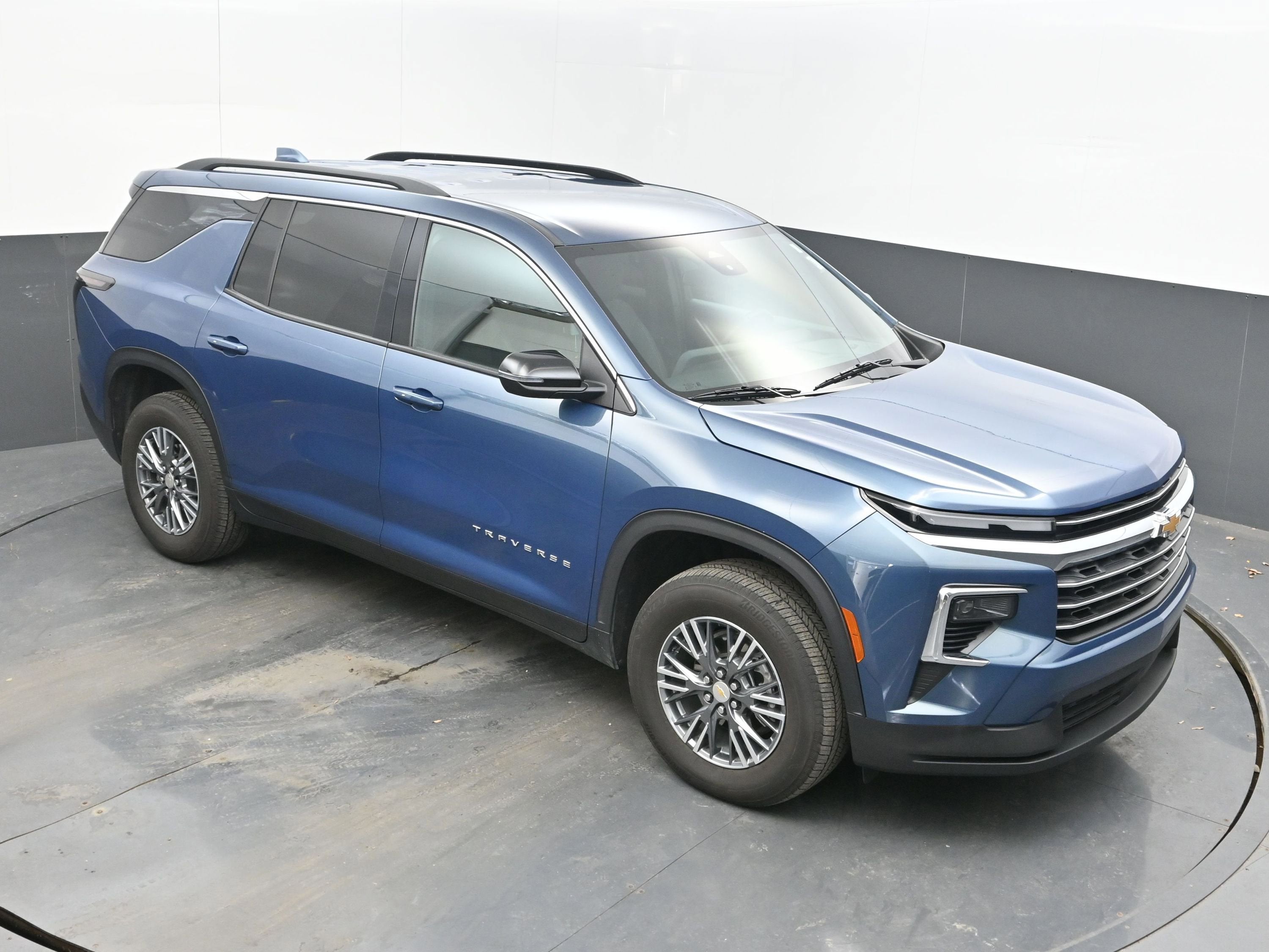 2025 Chevrolet Traverse FWD LT