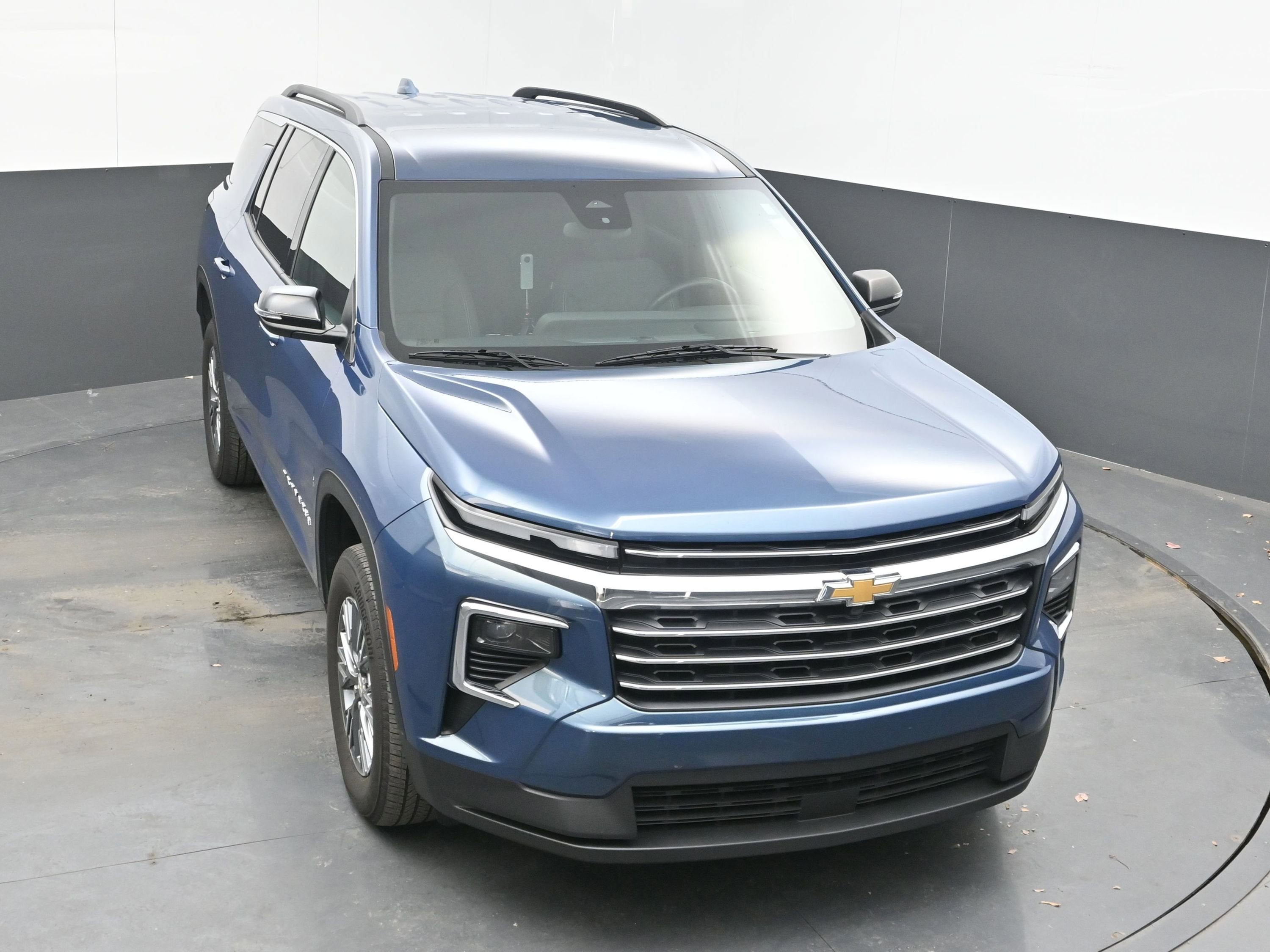 2025 Chevrolet Traverse FWD LT