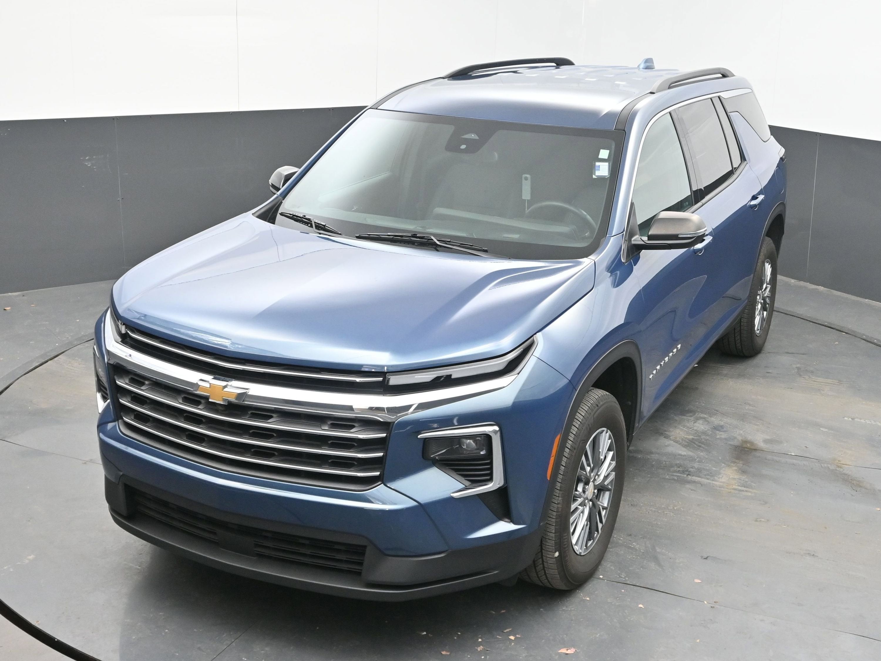 2025 Chevrolet Traverse FWD LT