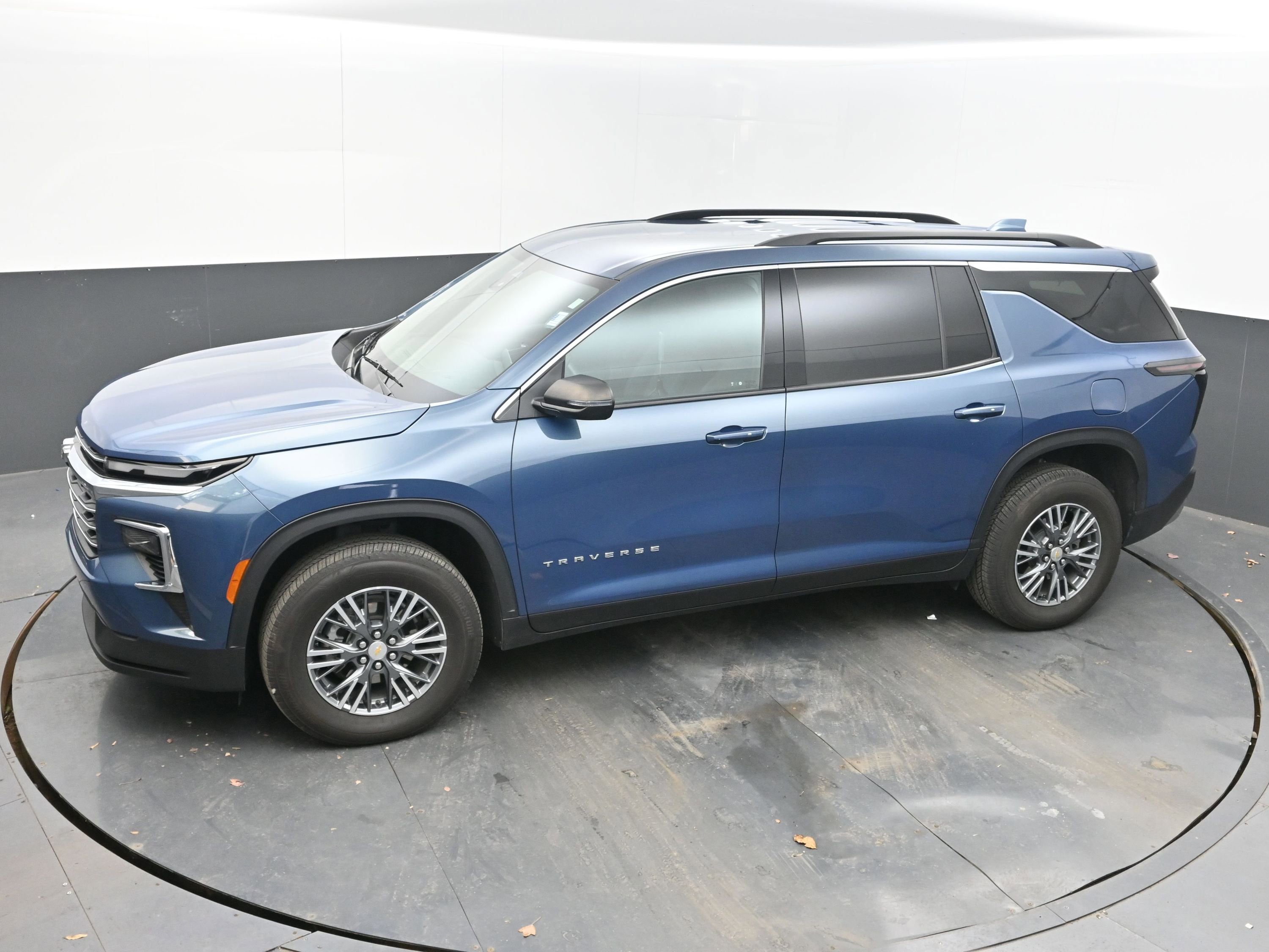 2025 Chevrolet Traverse FWD LT