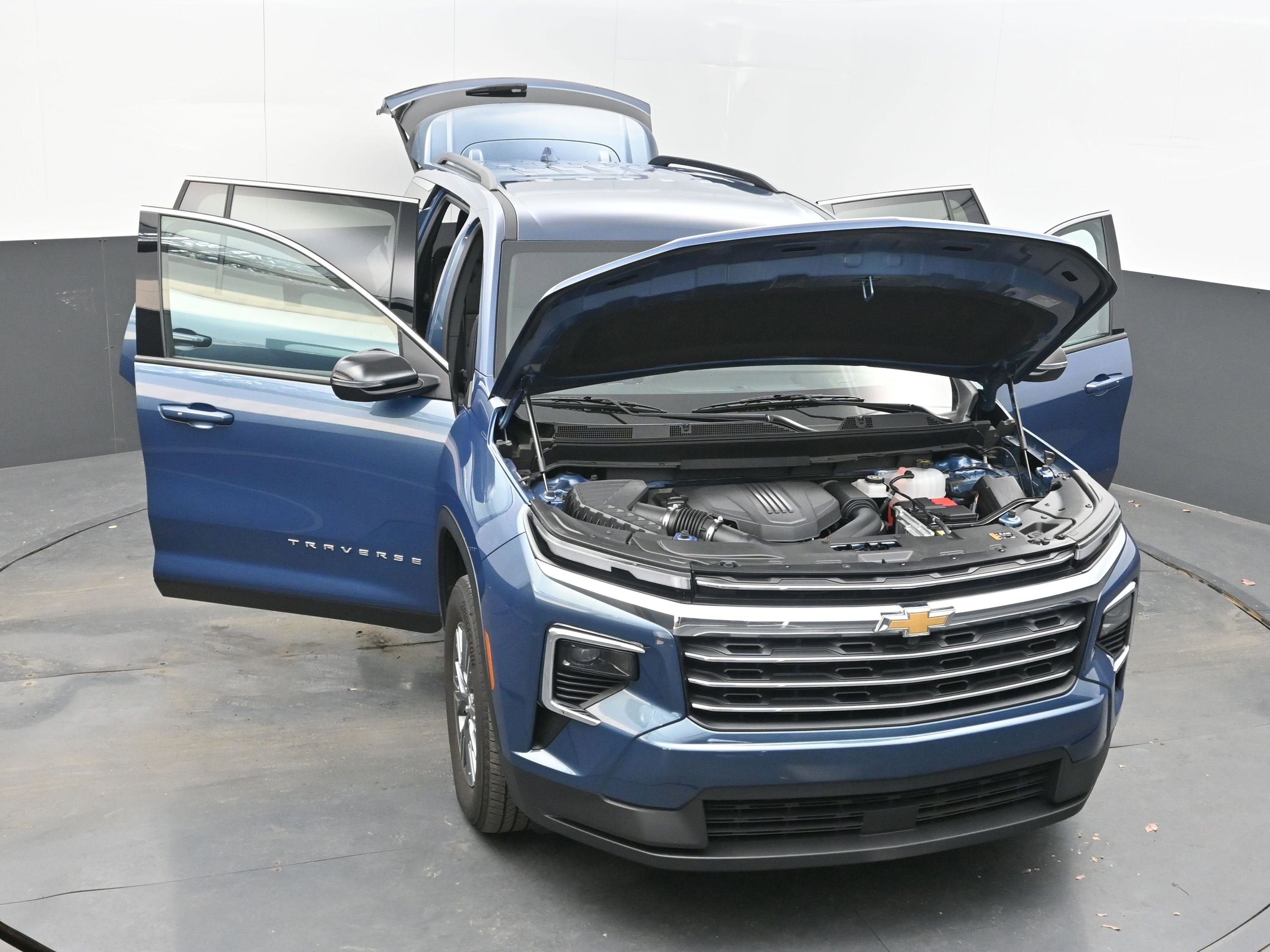 2025 Chevrolet Traverse FWD LT