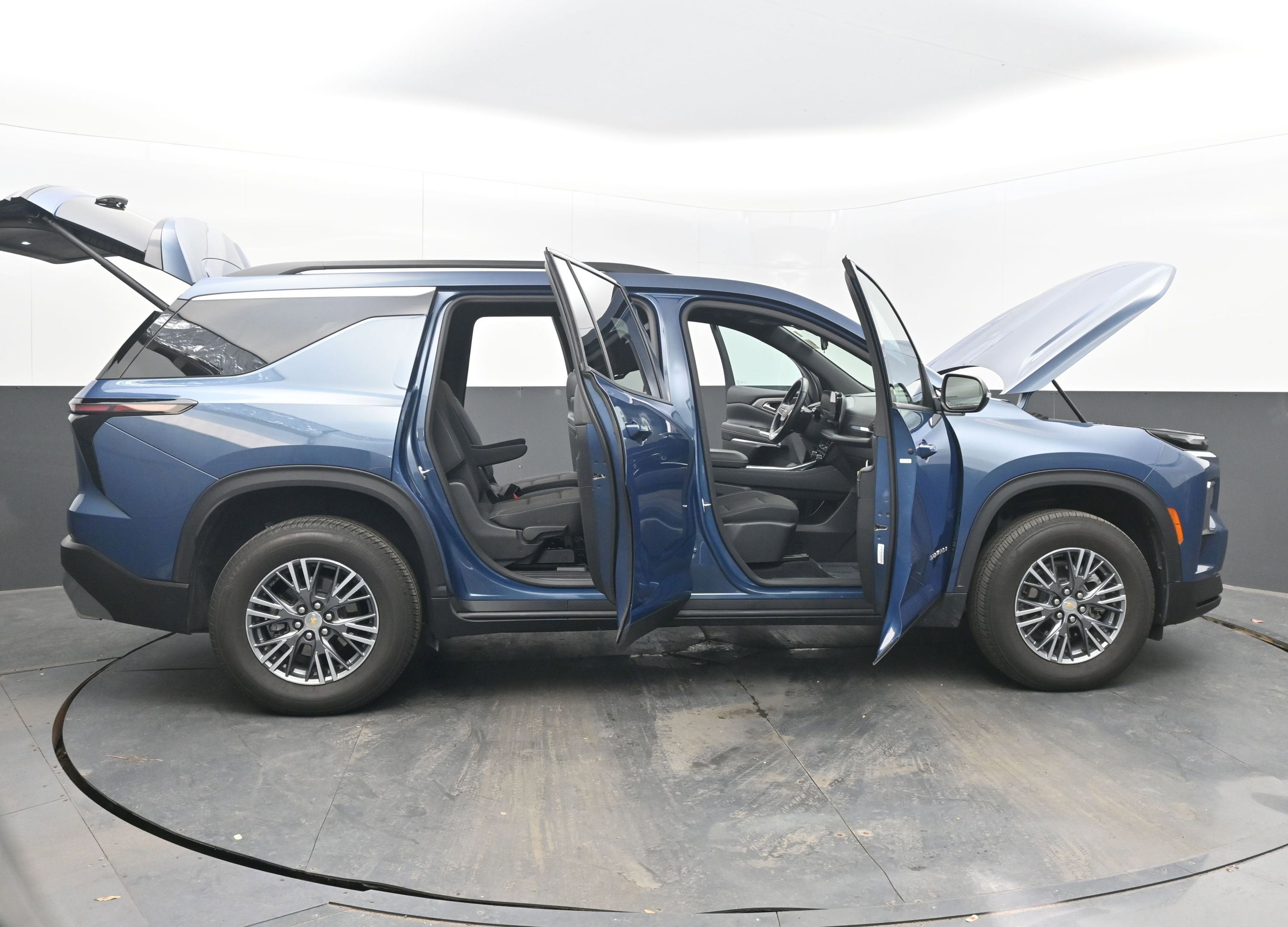 2025 Chevrolet Traverse FWD LT