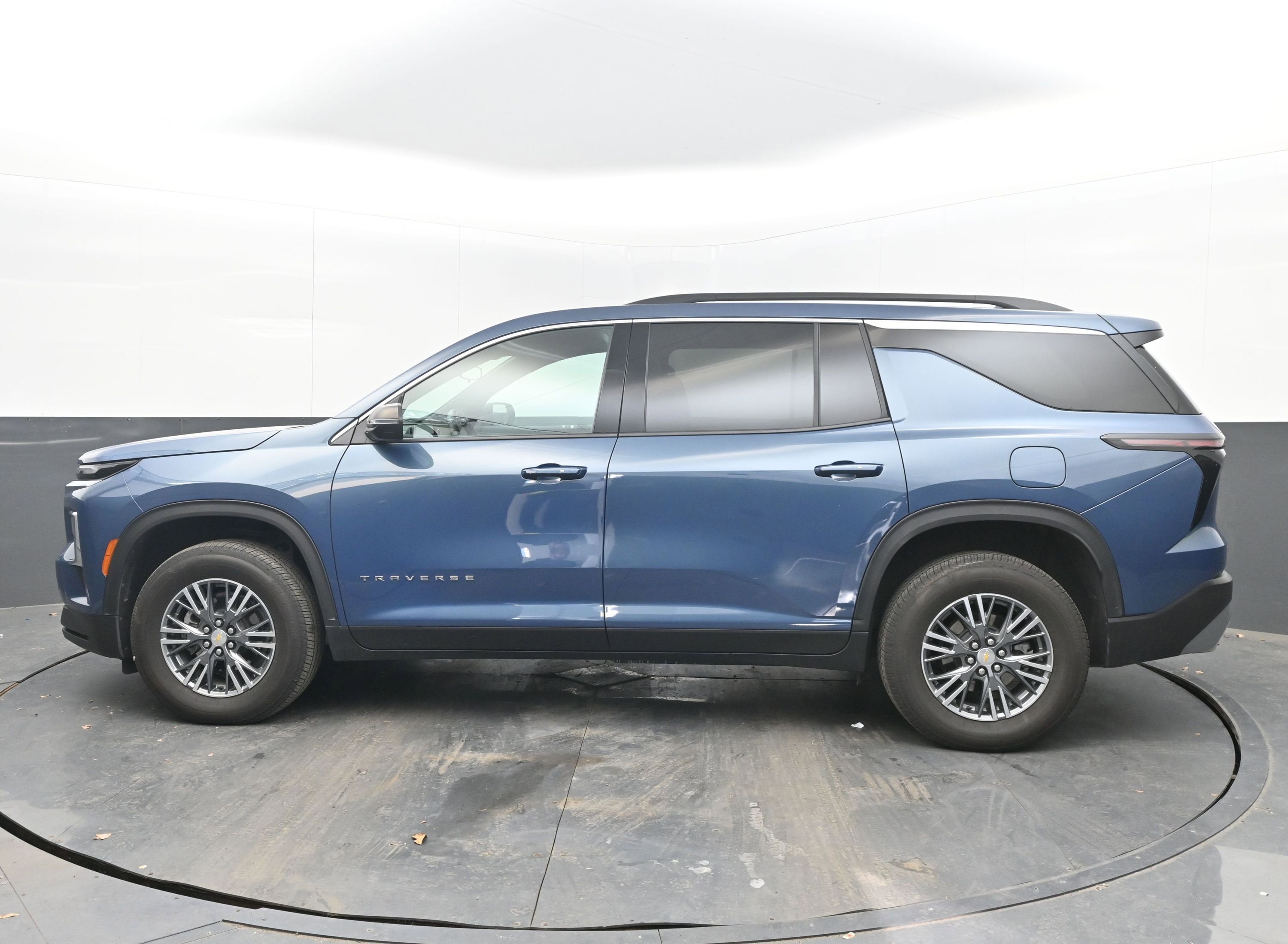 2025 Chevrolet Traverse FWD LT