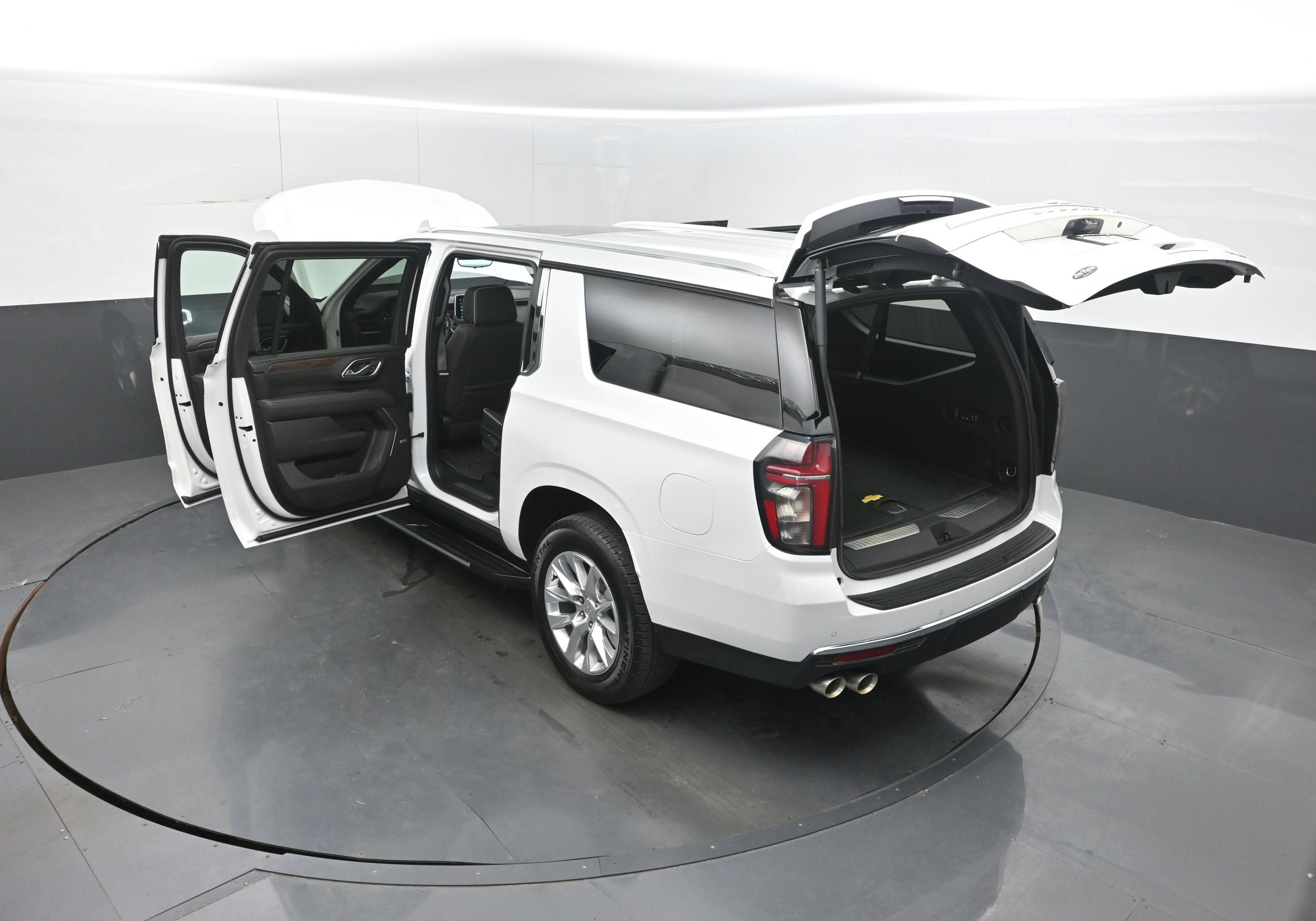 2024 Chevrolet Suburban Premier