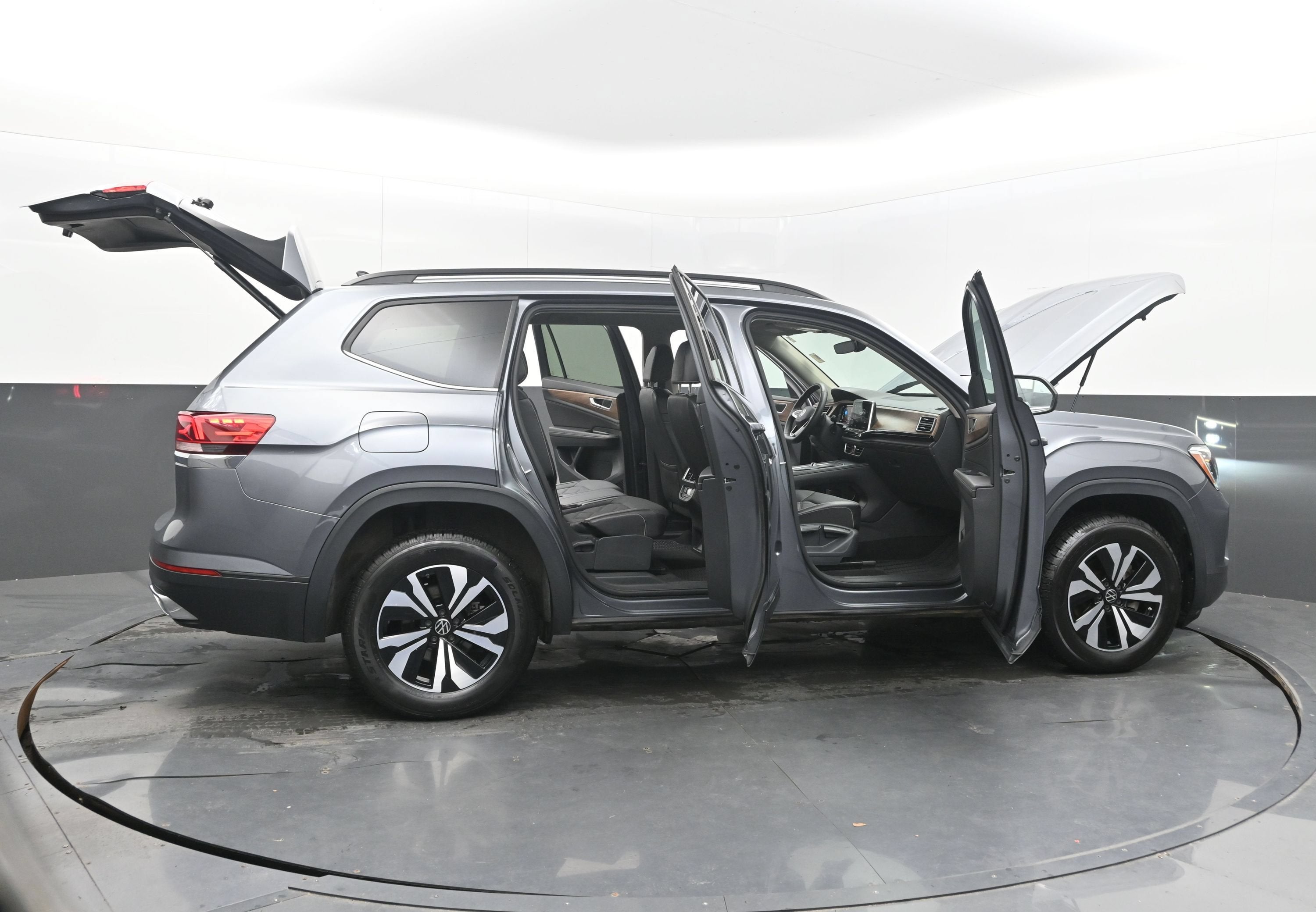 2024 Volkswagen Atlas 2.0T SE