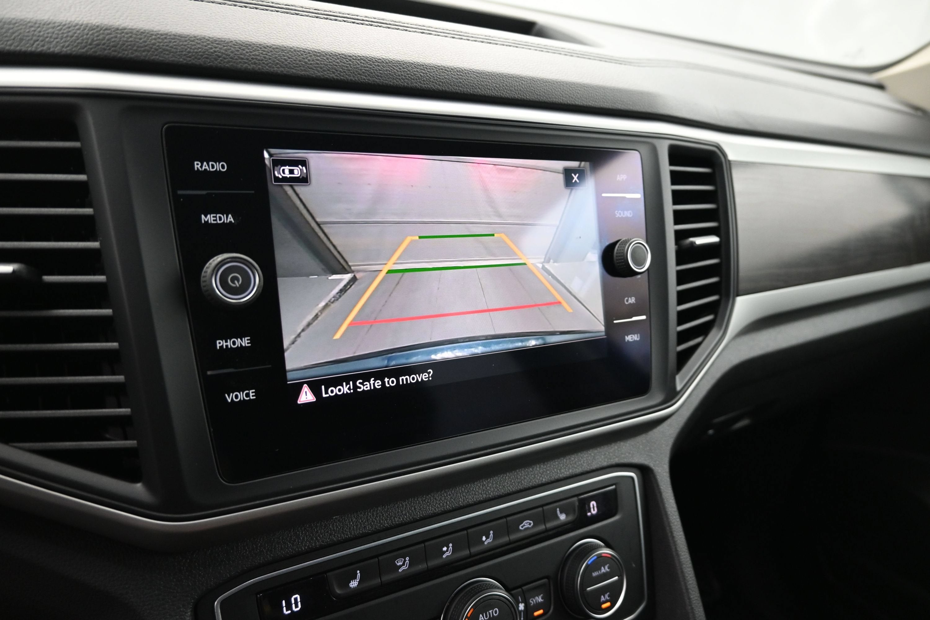 2021 Volkswagen Atlas 3.6L V6 SE w/Technology
