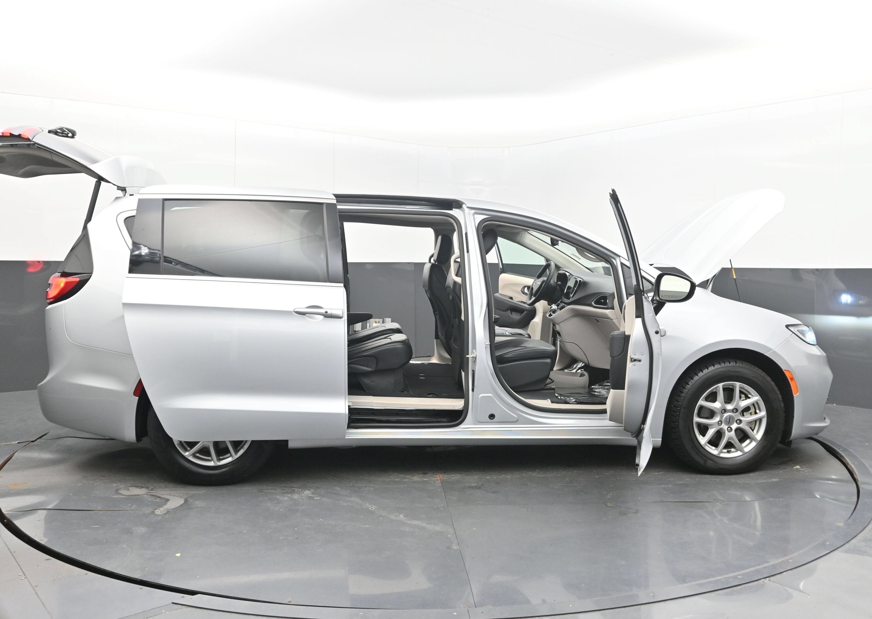 2024 Chrysler Pacifica Touring L