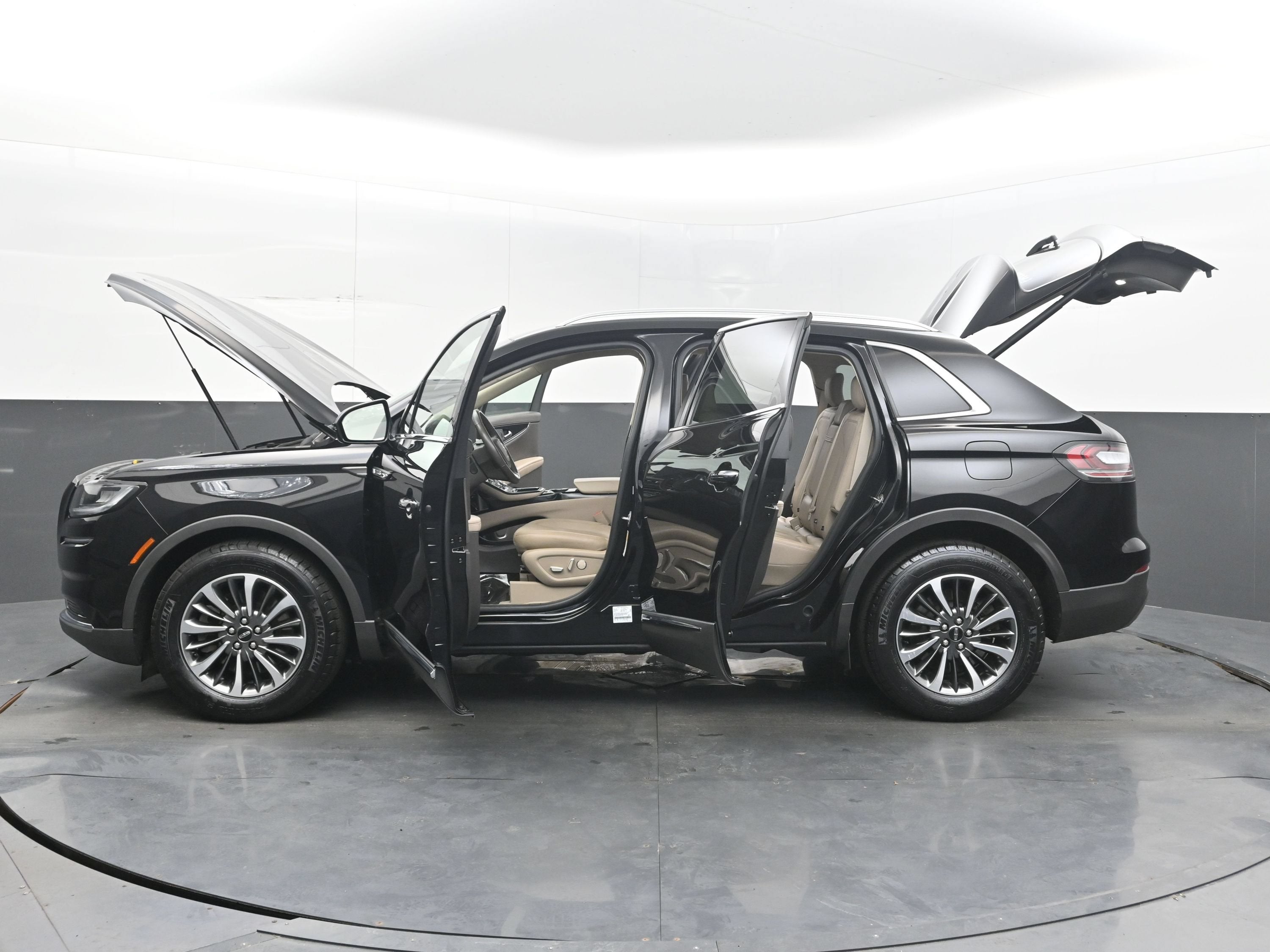 2023 Lincoln Nautilus Standard
