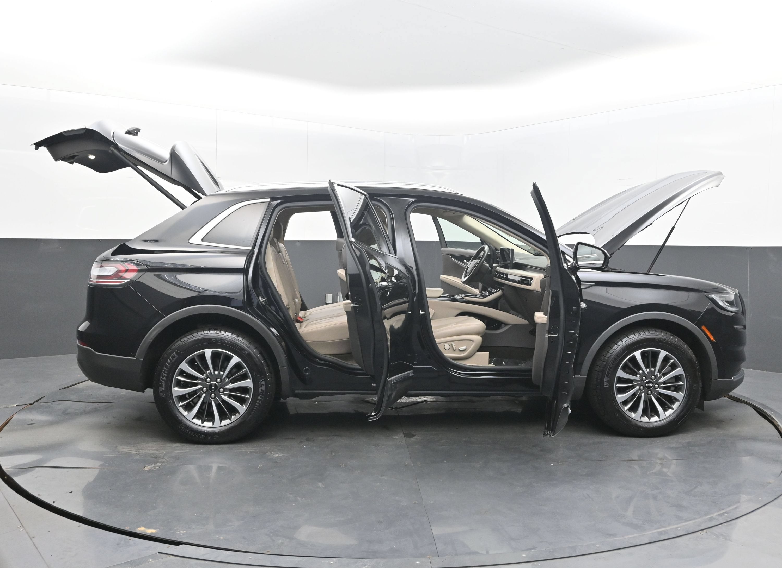 2023 Lincoln Nautilus Standard