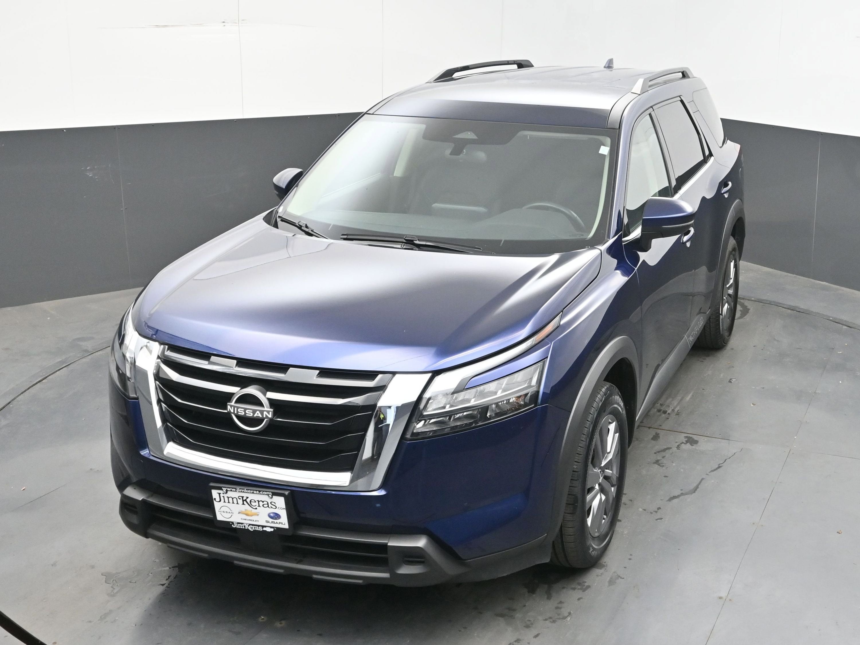 2025 Nissan Pathfinder SV