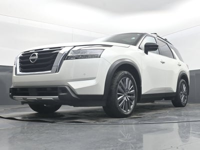 2024 Nissan Pathfinder SL