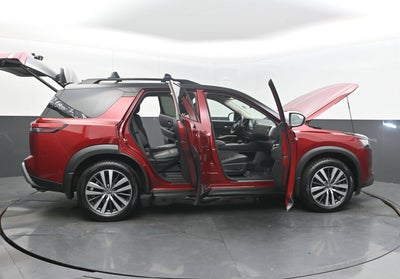 2022 Nissan Pathfinder Platinum