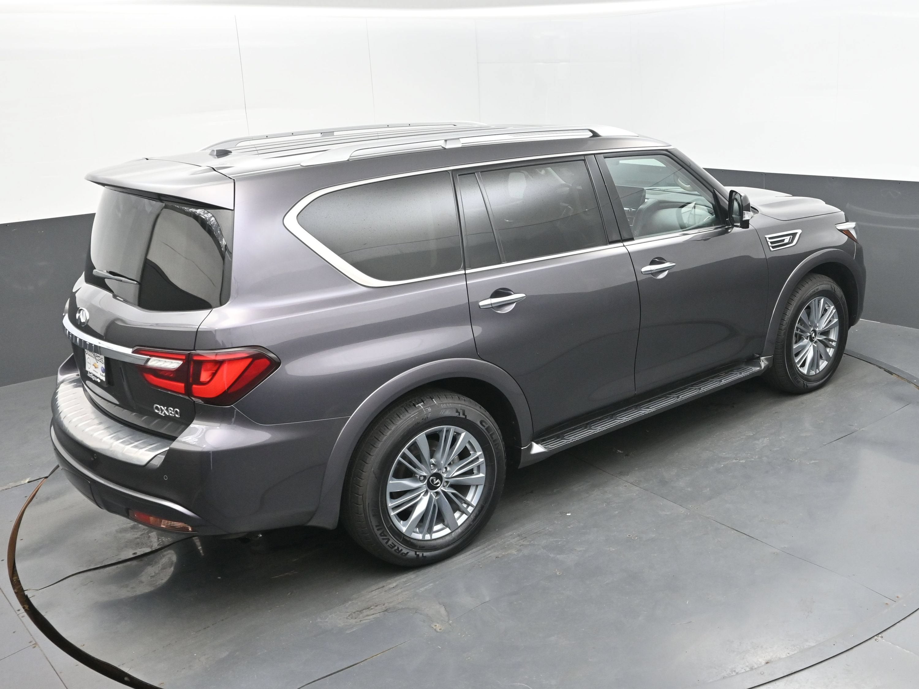 2024 INFINITI QX80 LUXE