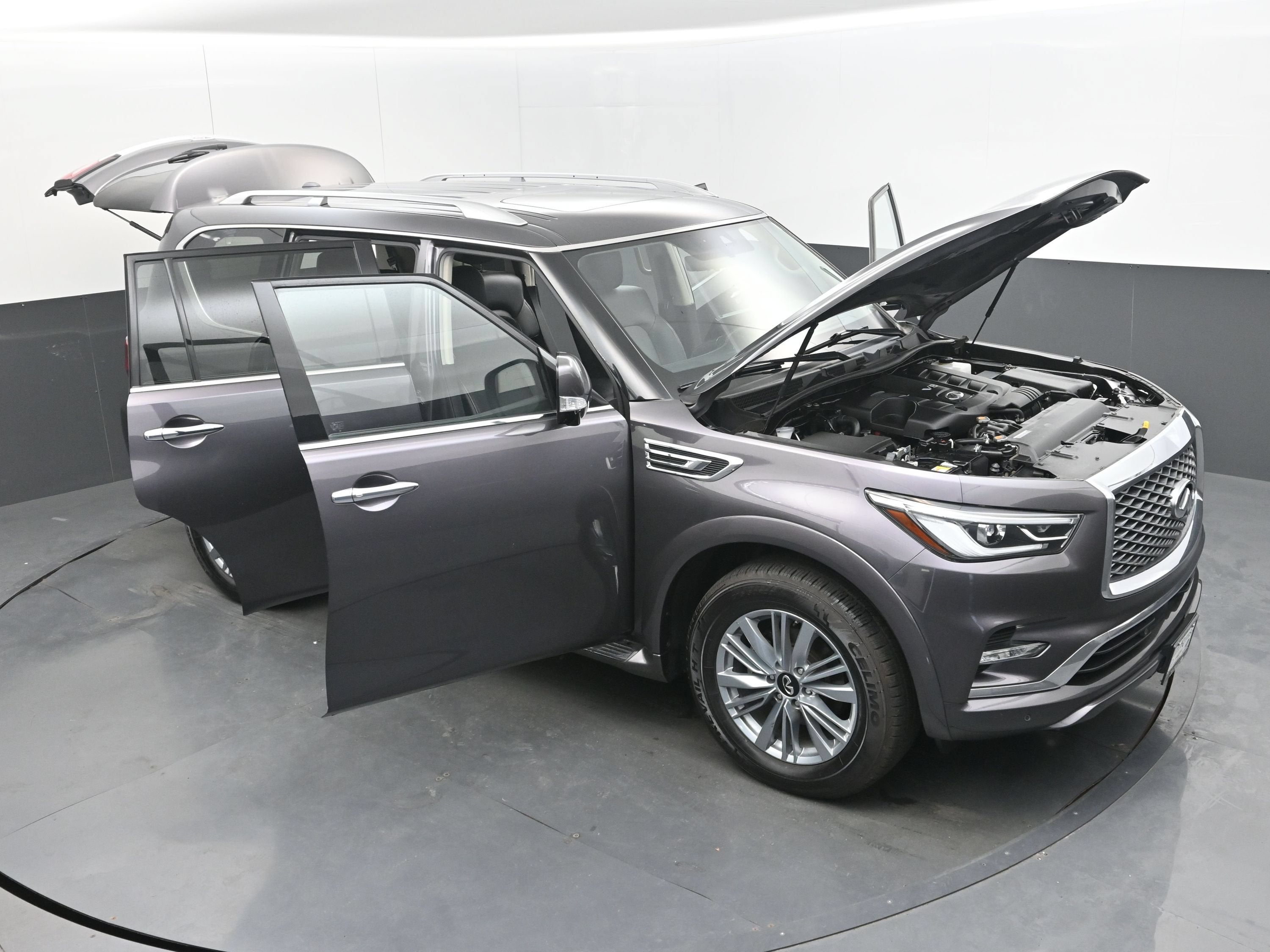 2024 INFINITI QX80 LUXE