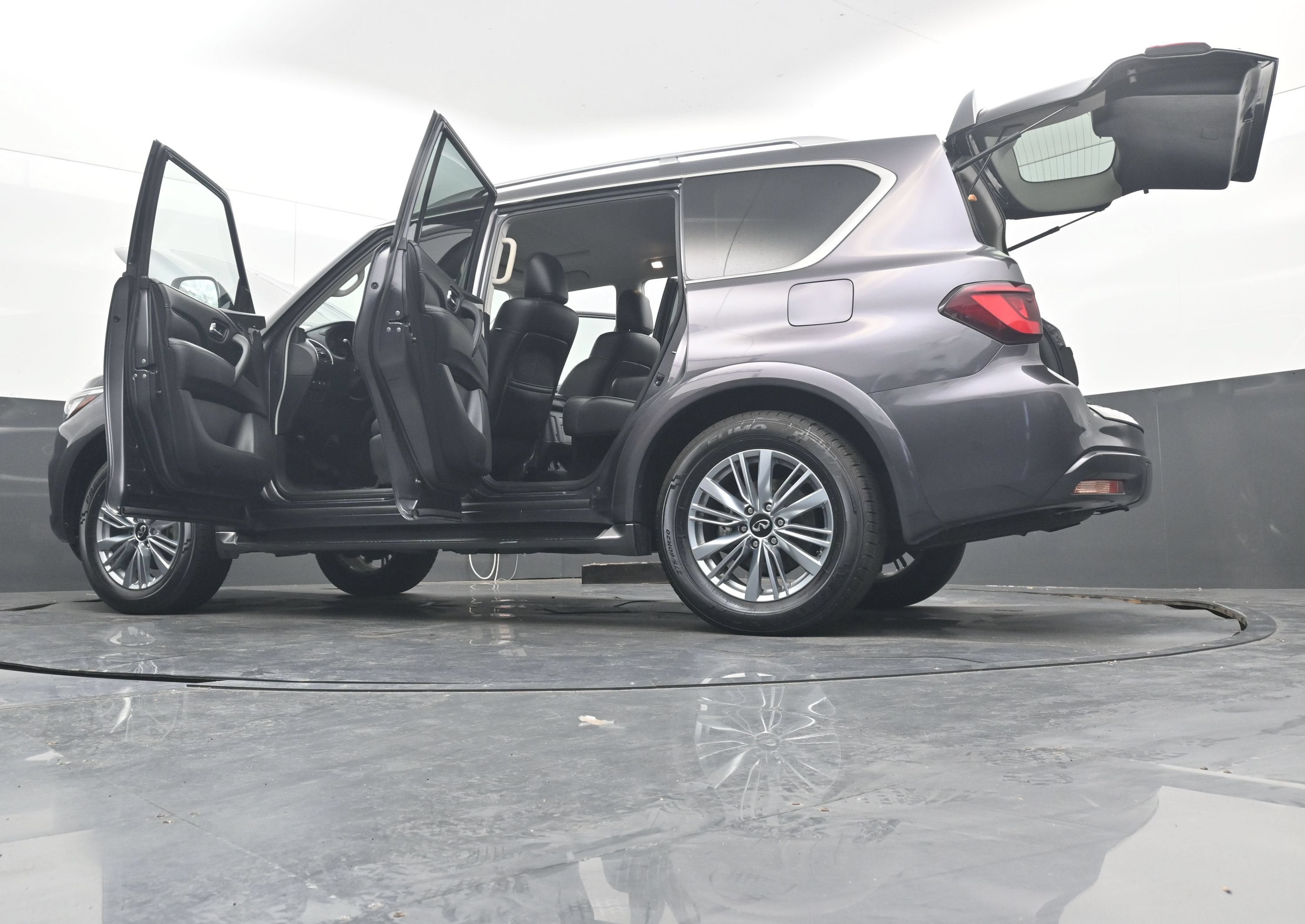 2024 INFINITI QX80 LUXE