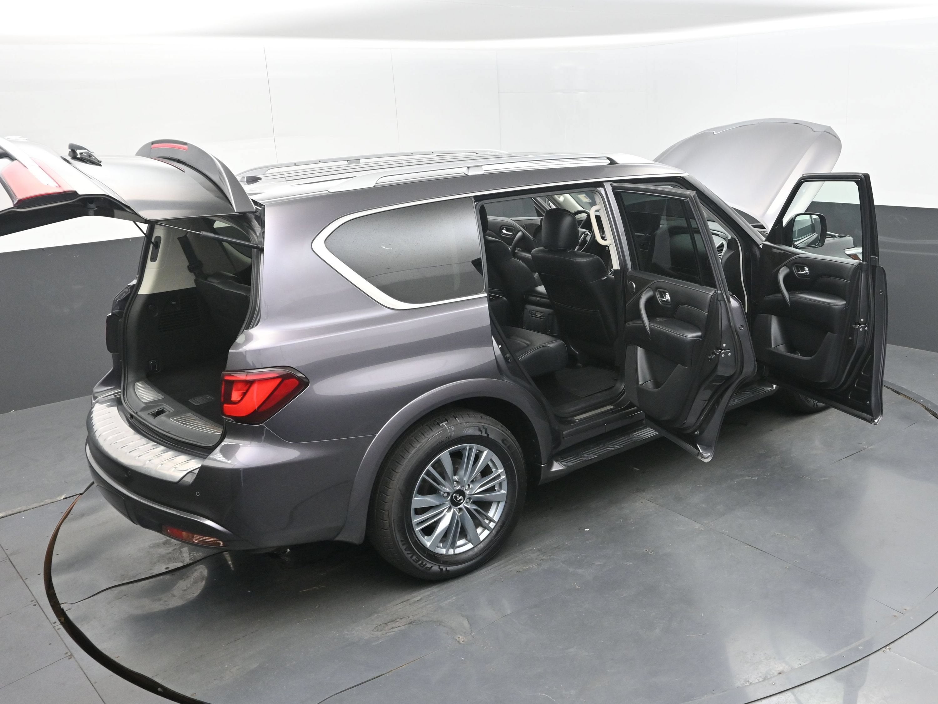 2024 INFINITI QX80 LUXE