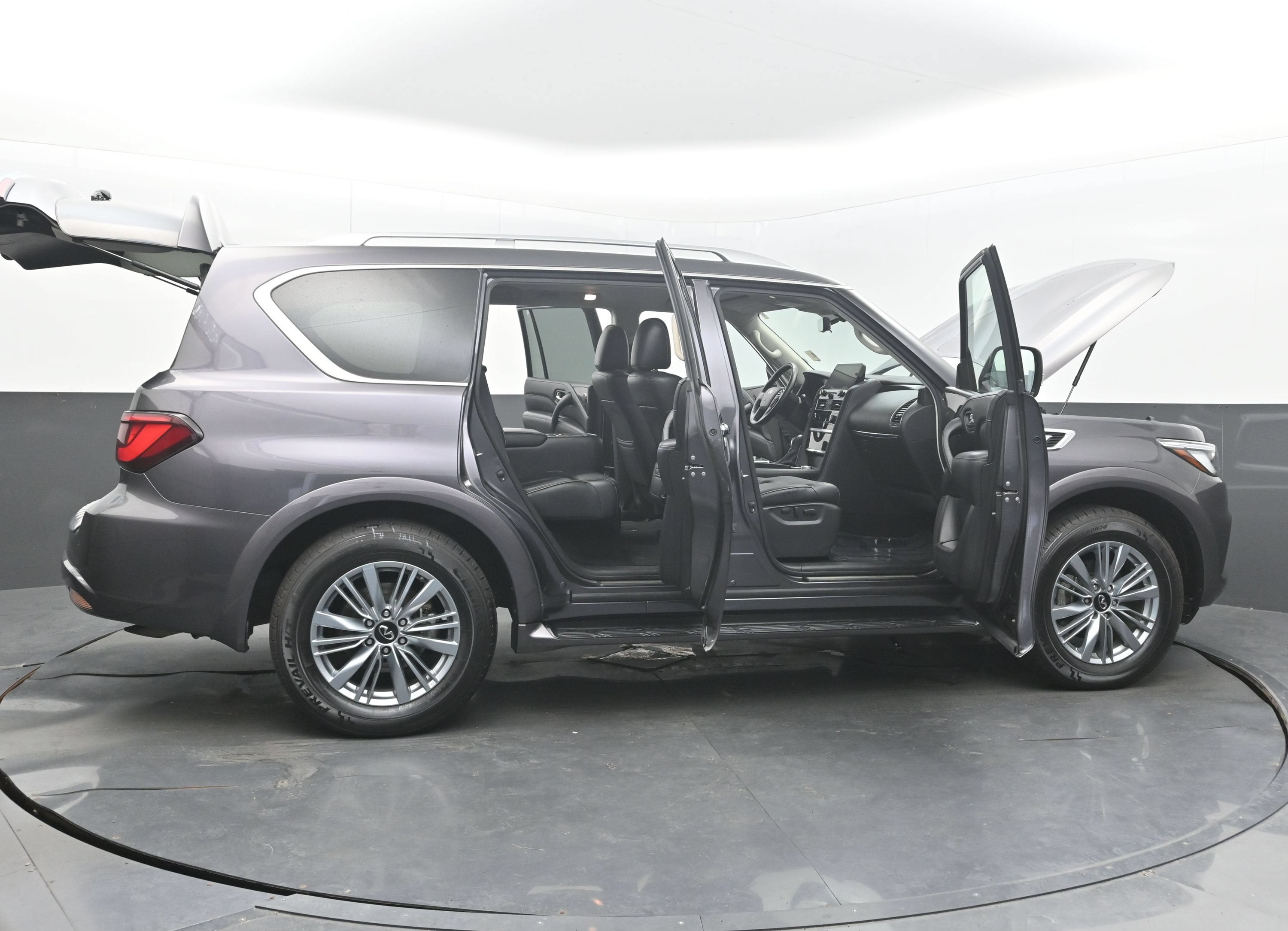 2024 INFINITI QX80 LUXE
