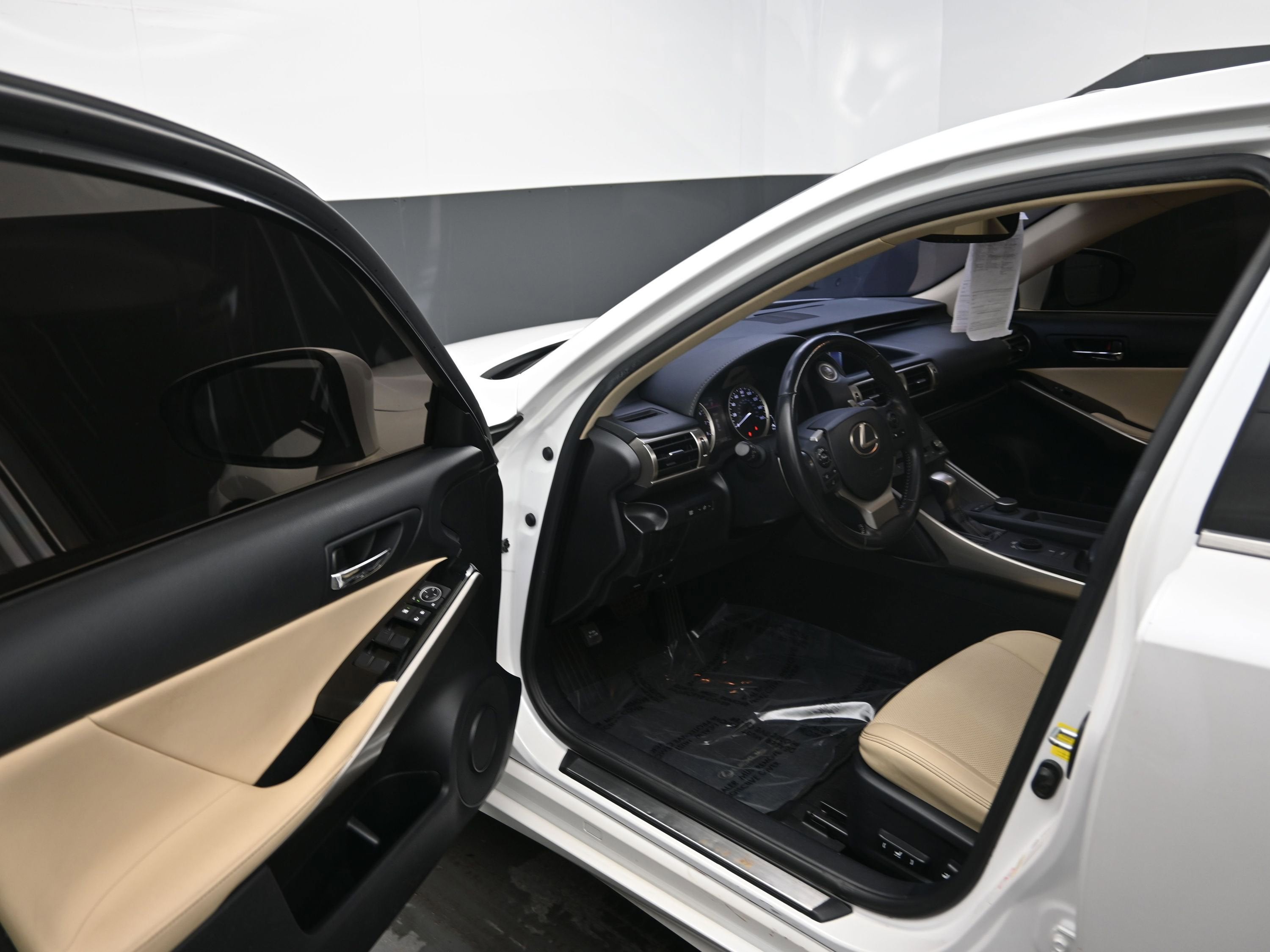 2016 Lexus IS 200t 200t