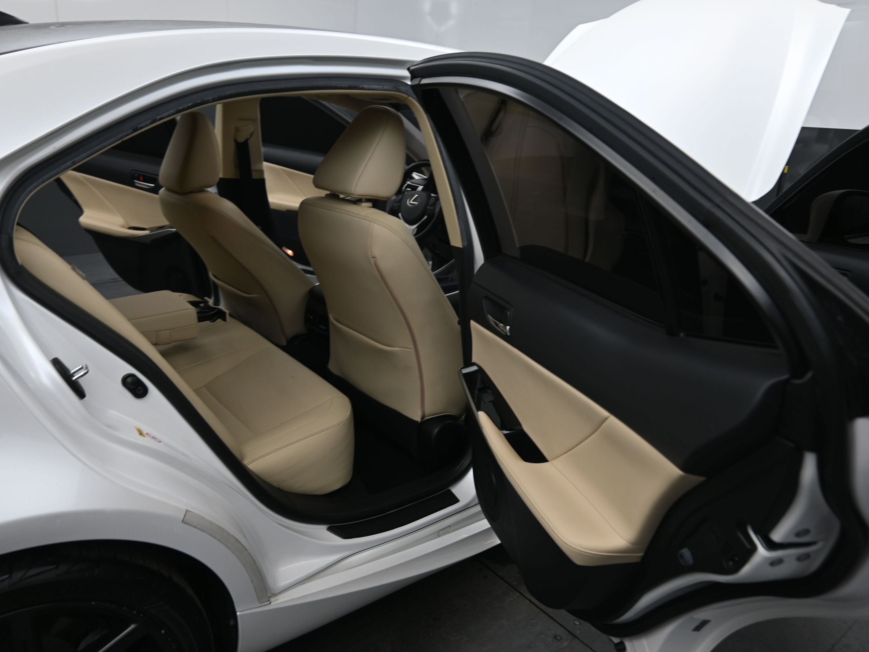 2016 Lexus IS 200t 200t