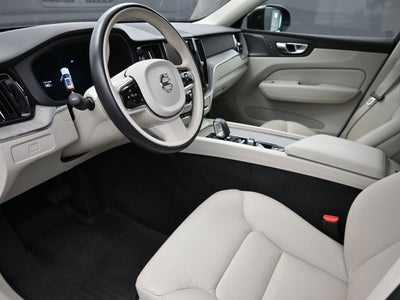 2023 Volvo XC60 Plus Dark Theme