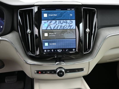 2023 Volvo XC60 Plus Dark Theme