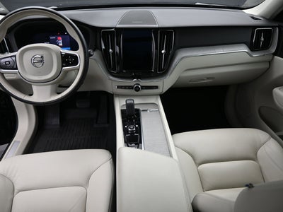2023 Volvo XC60 Plus Dark Theme