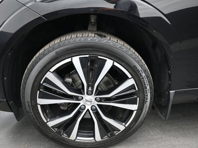 2023 Volvo XC60 Plus Dark Theme