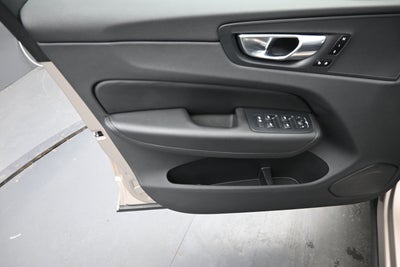 2025 Volvo XC60 Plus