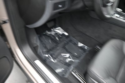 2025 Volvo XC60 Plus