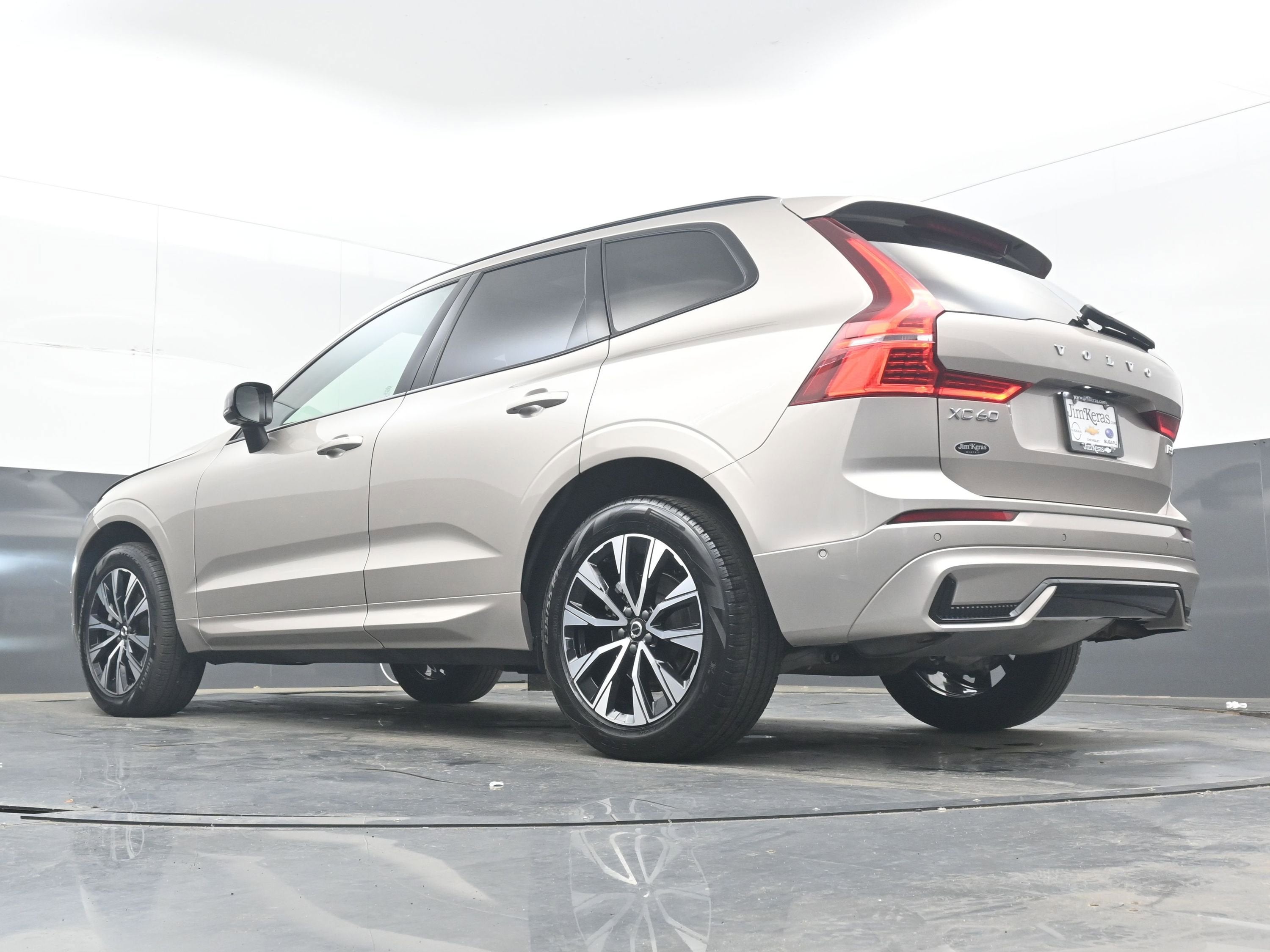 2025 Volvo XC60 Plus