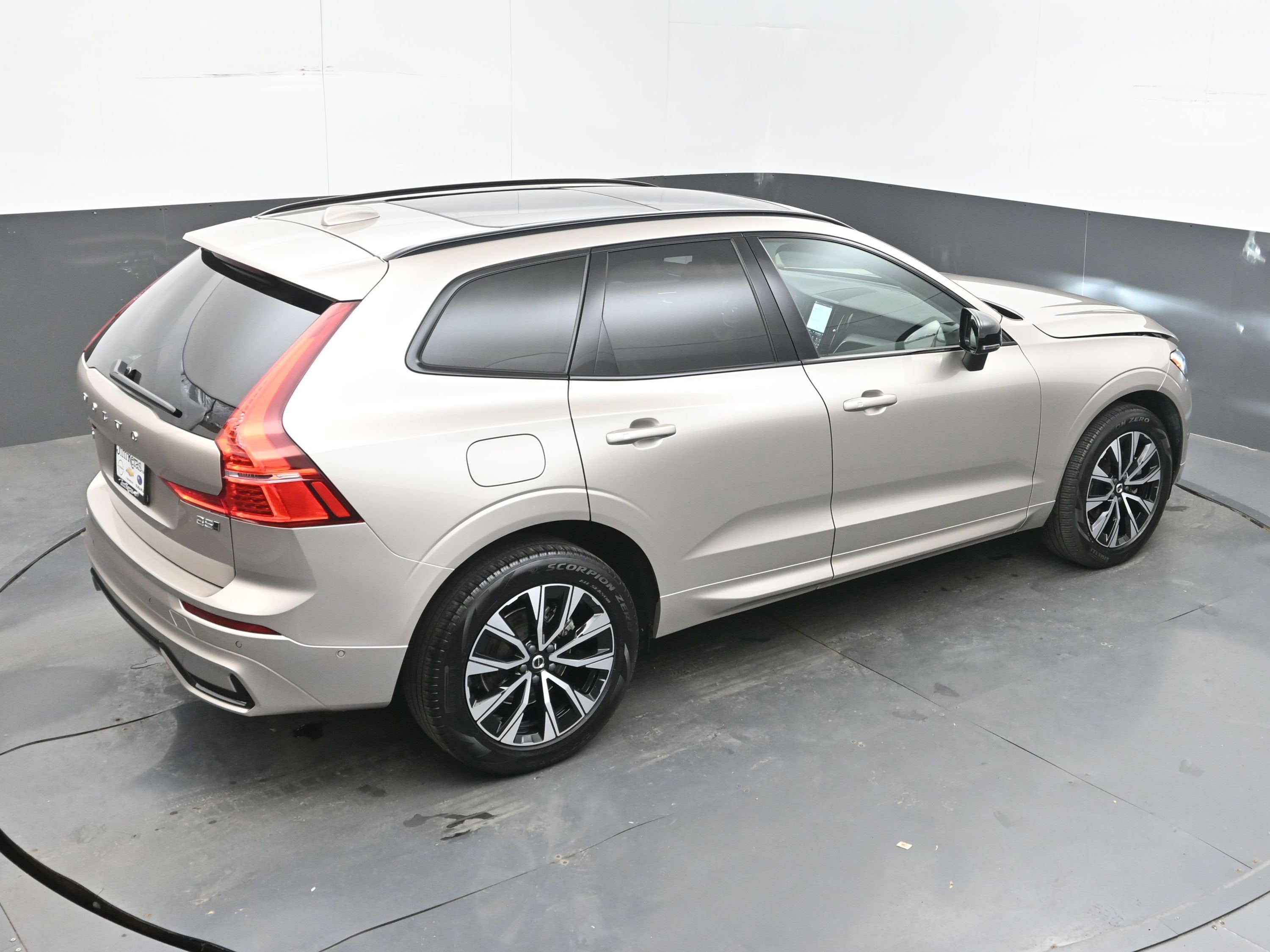 2025 Volvo XC60 Plus