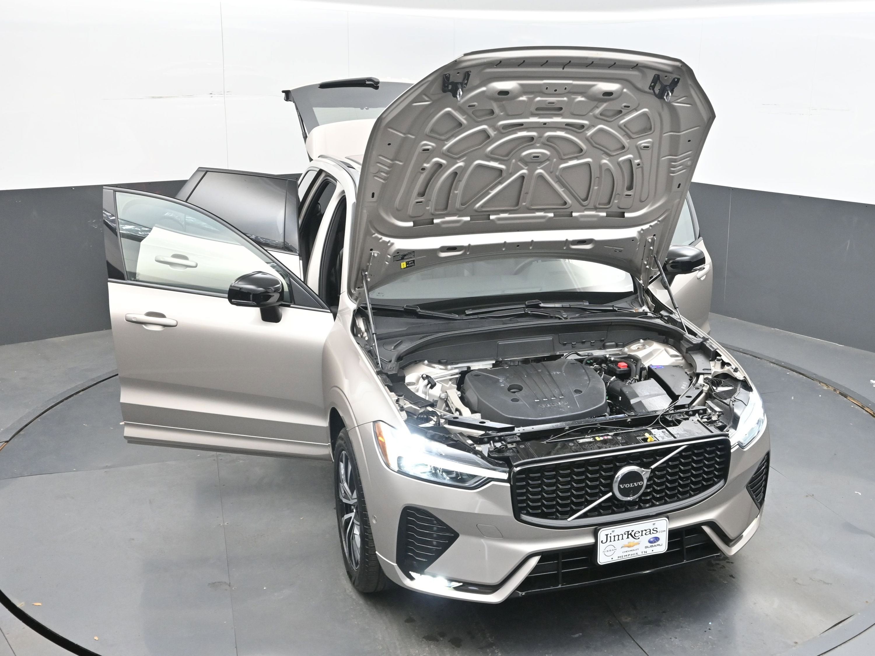 2025 Volvo XC60 Plus