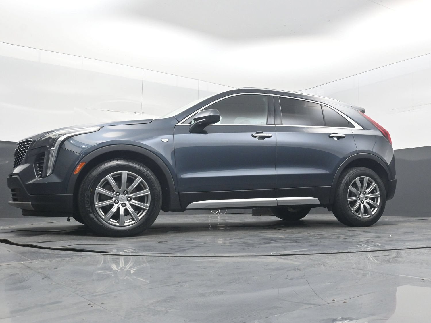 2020 Cadillac XT4 FWD Premium Luxury