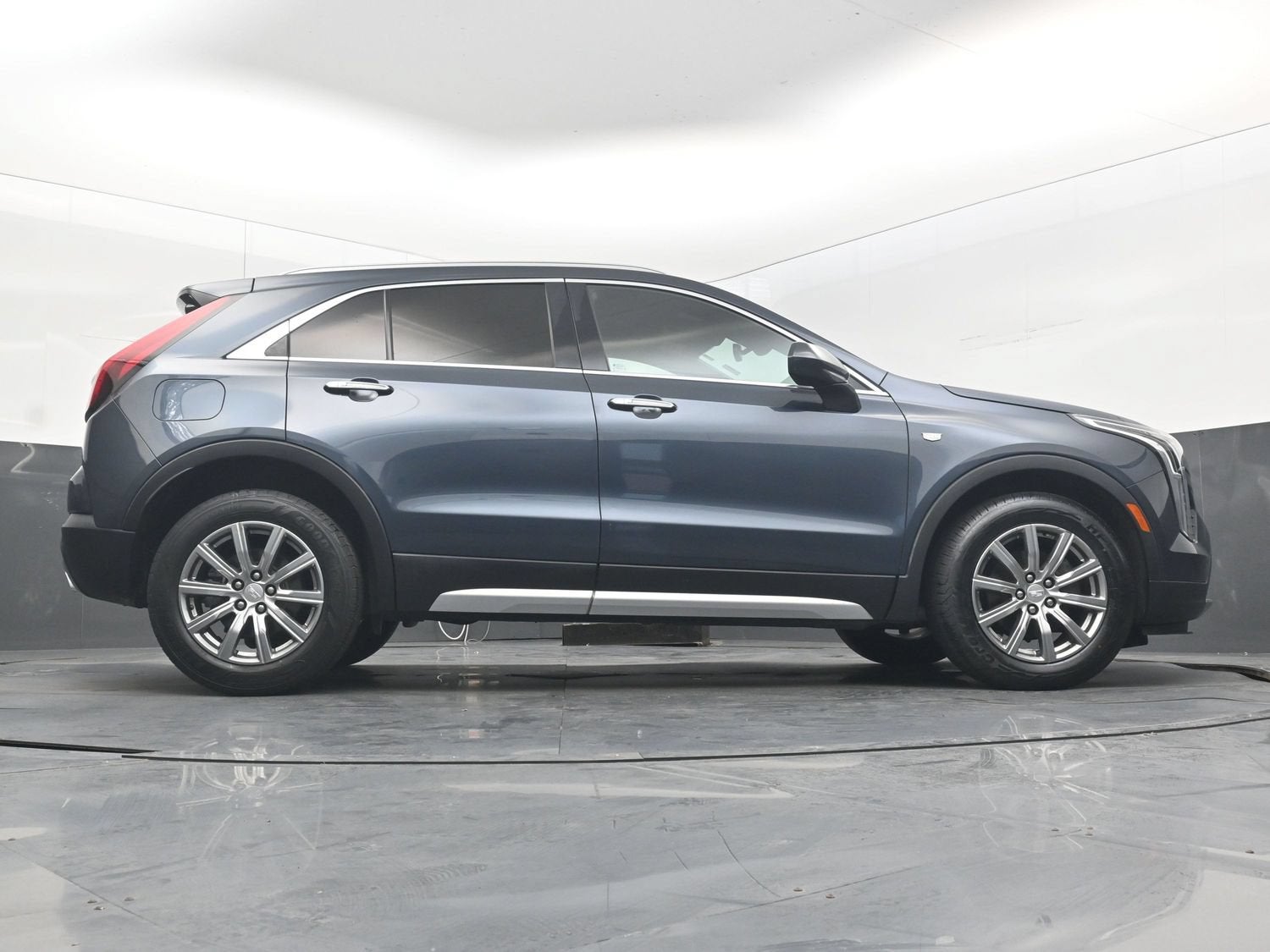 2020 Cadillac XT4 FWD Premium Luxury