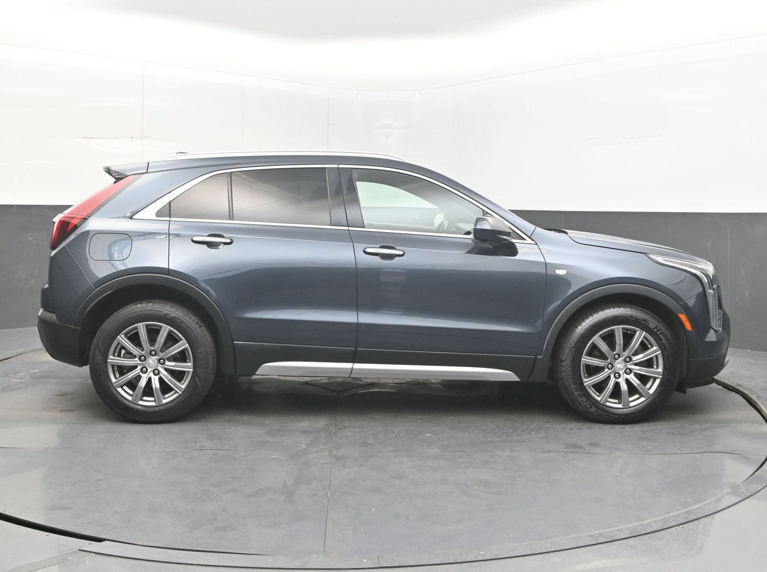 2020 Cadillac XT4 FWD Premium Luxury