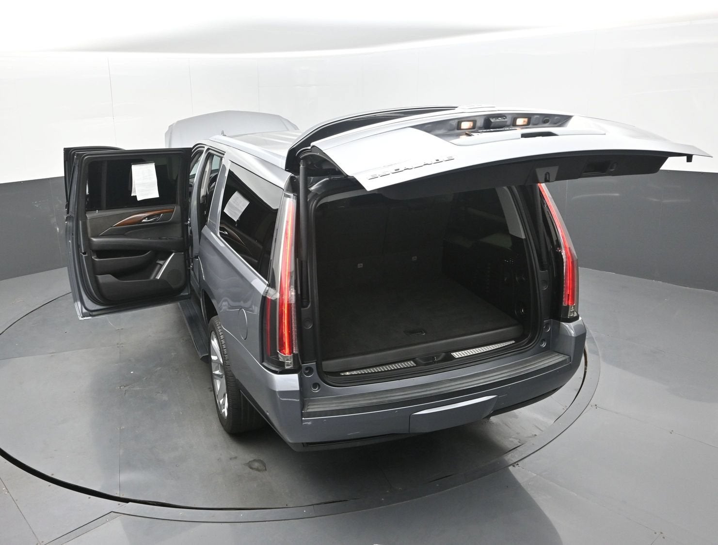 2019 Cadillac Escalade ESV Premium Luxury