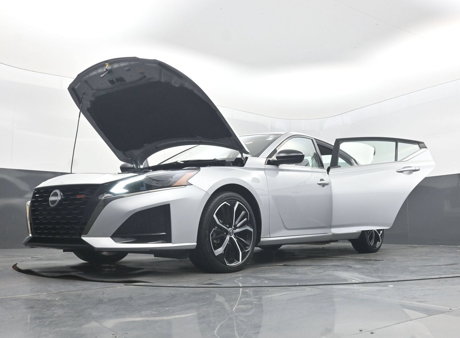 2025 Nissan Altima SR