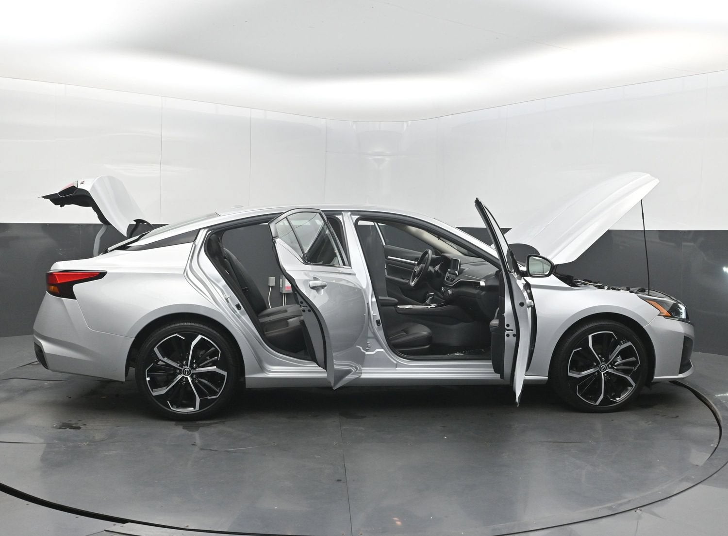 2025 Nissan Altima SR
