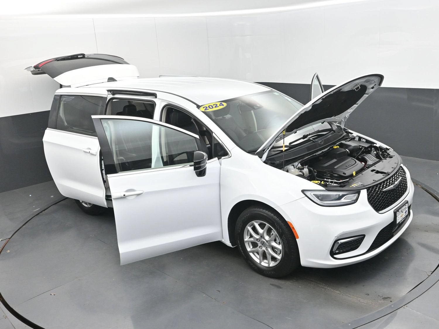 2024 Chrysler Pacifica Touring L