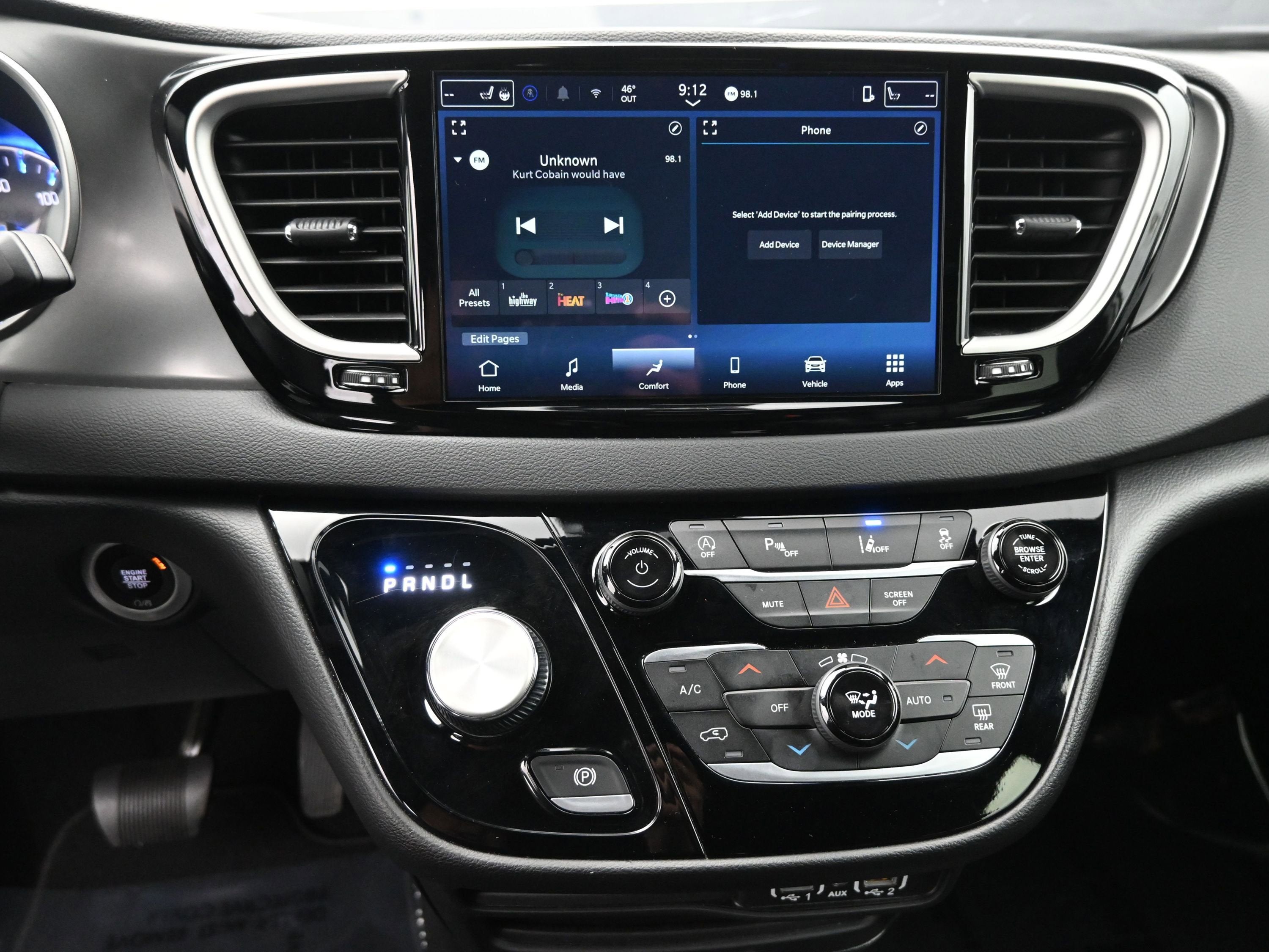 2025 Chrysler Pacifica Select