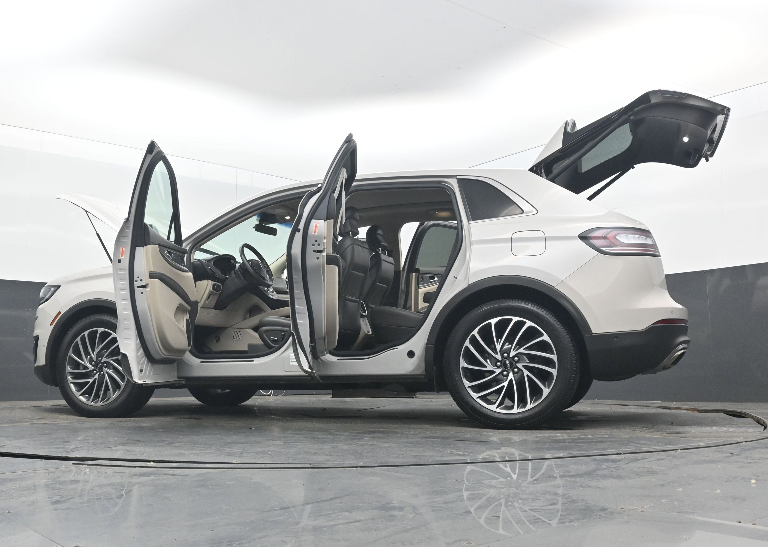 2019 Lincoln Nautilus Reserve