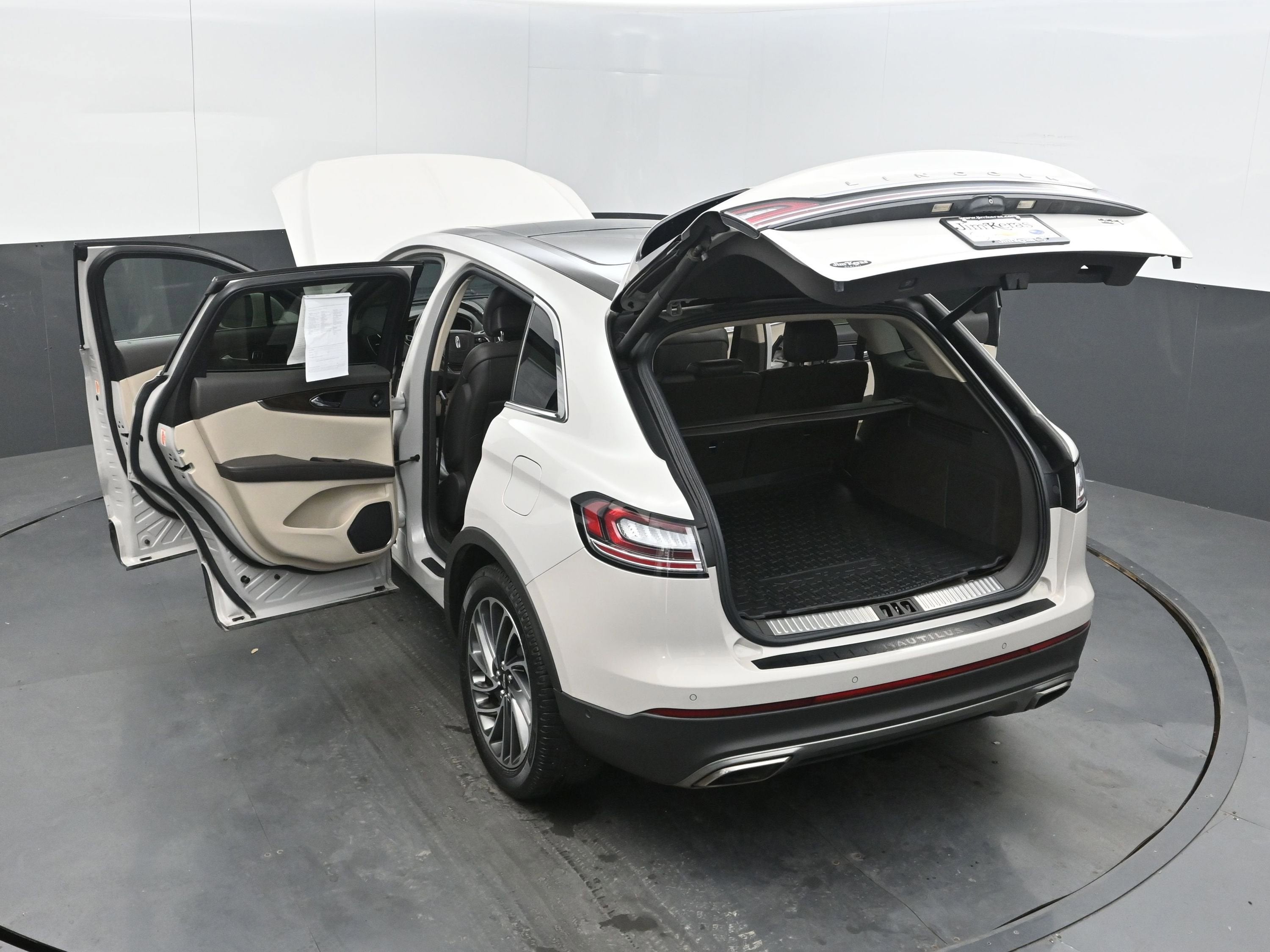 2019 Lincoln Nautilus Reserve