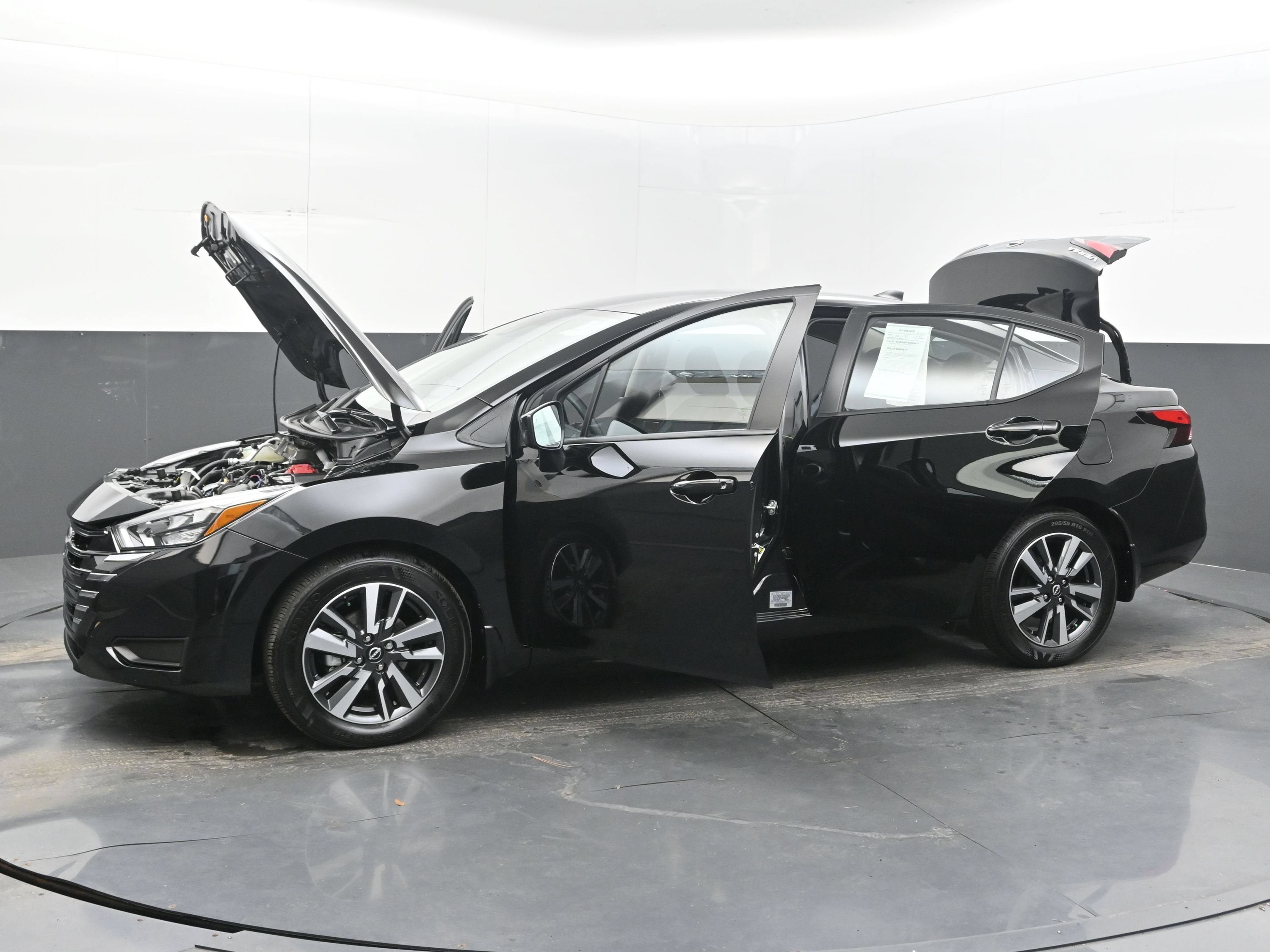 2025 Nissan Versa SV