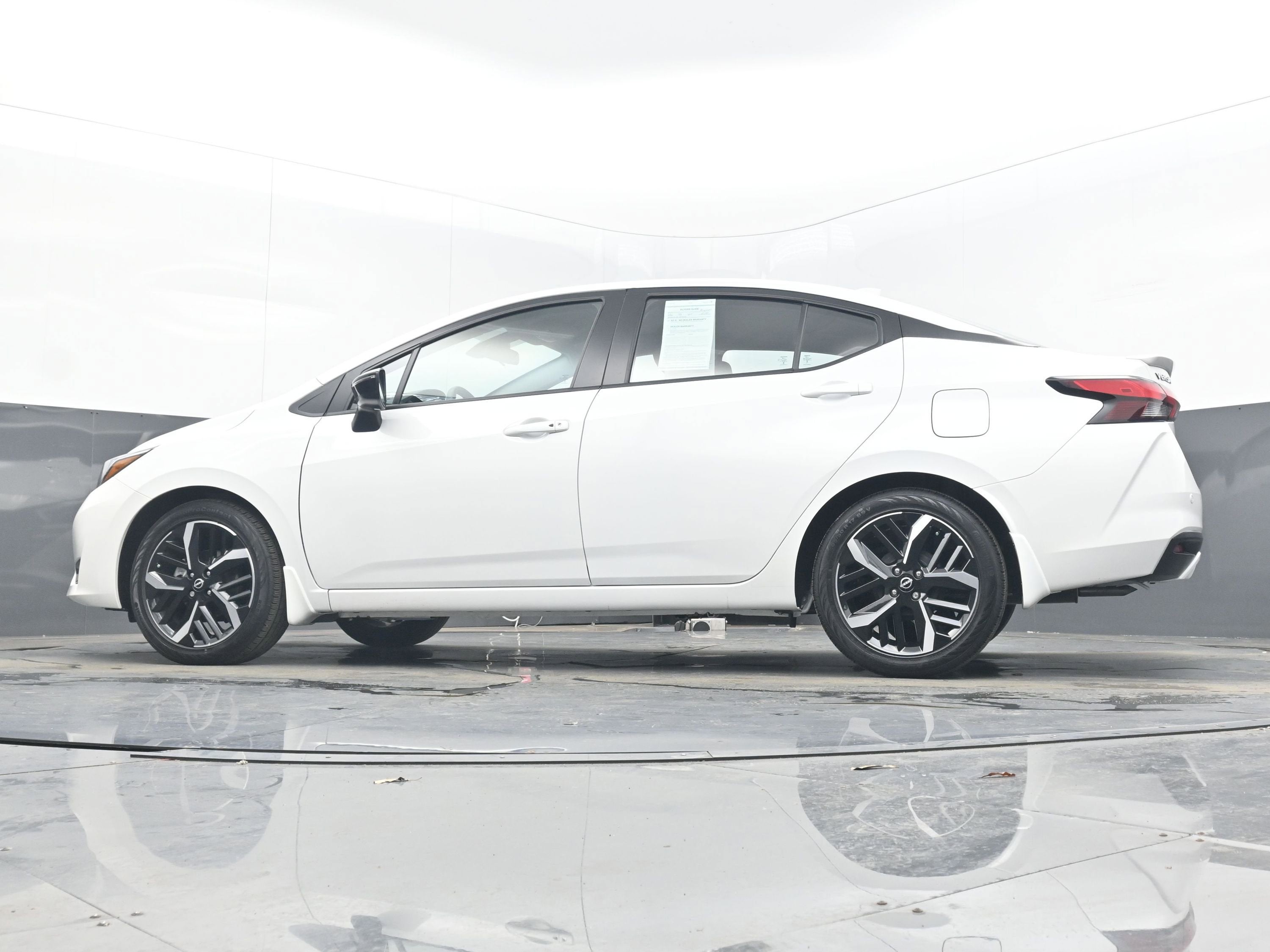 2025 Nissan Versa SR