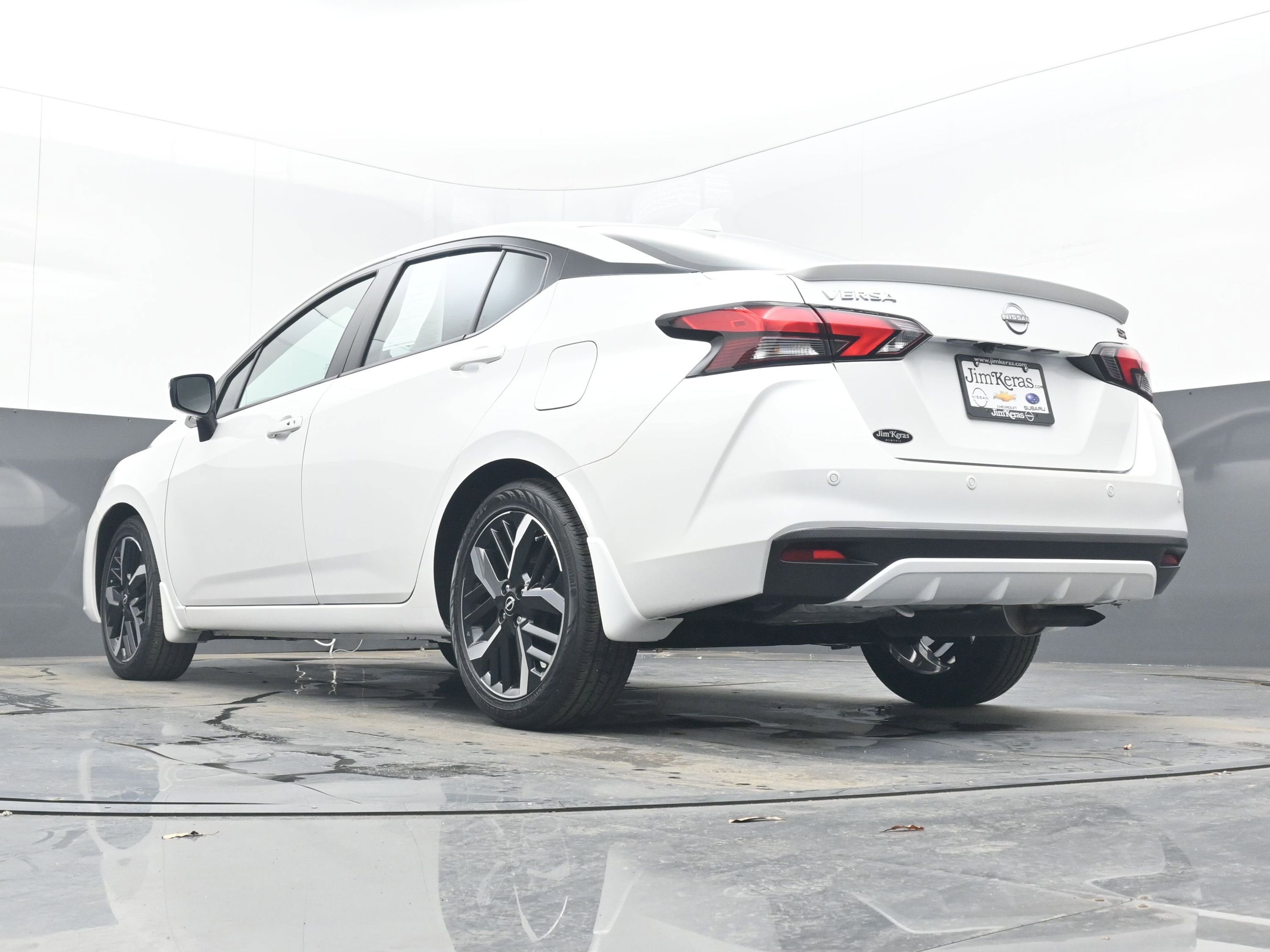 2025 Nissan Versa SR