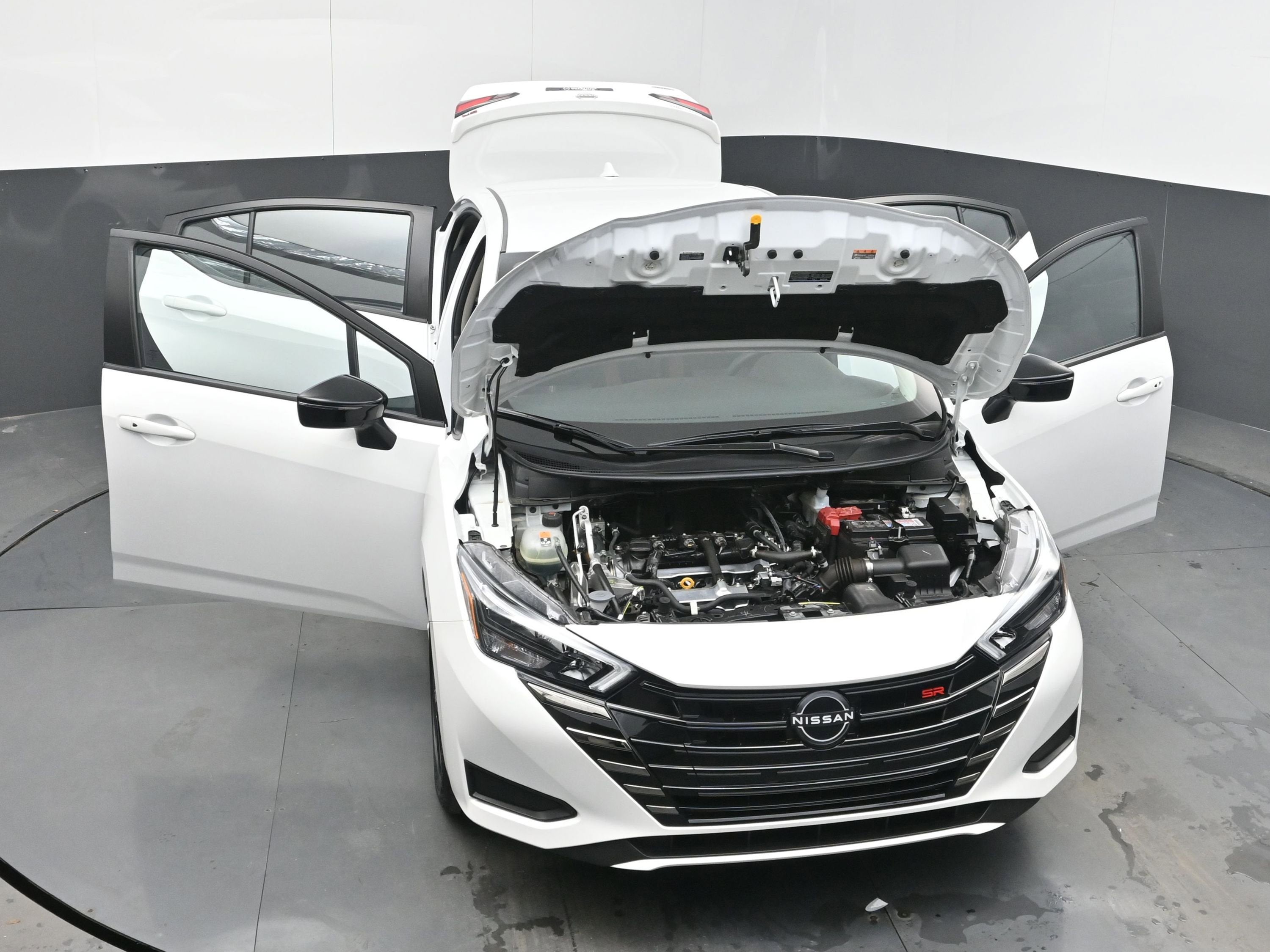 2025 Nissan Versa SR