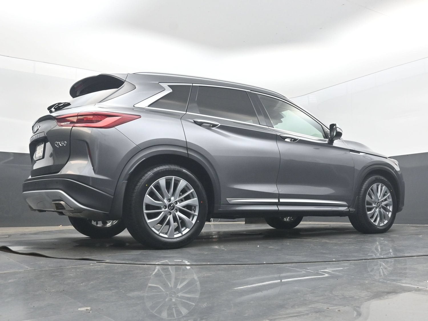 2023 INFINITI QX50 LUXE