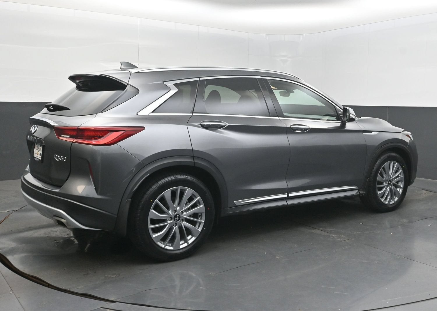 2023 INFINITI QX50 LUXE