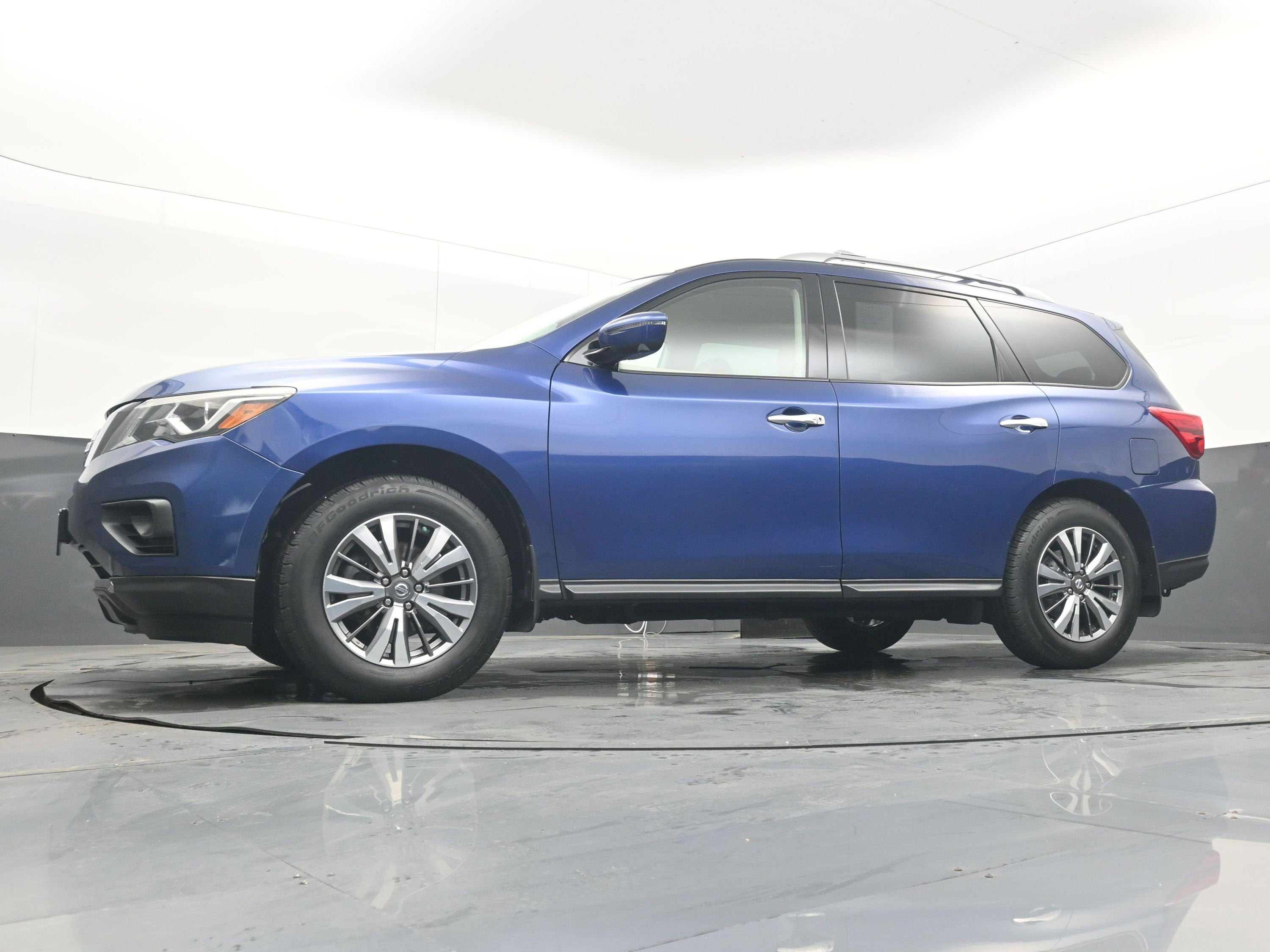 2018 Nissan Pathfinder SL