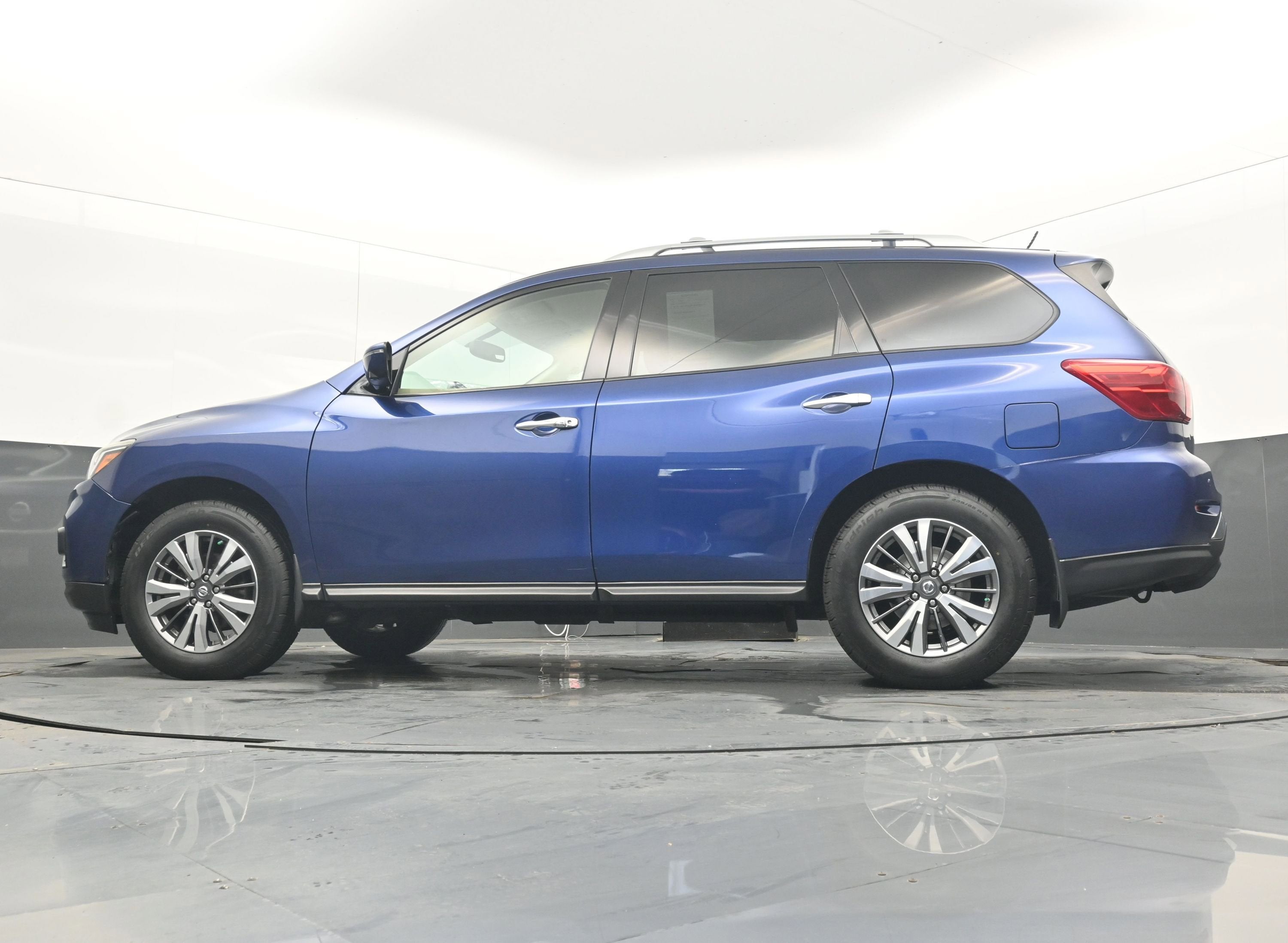 2018 Nissan Pathfinder SL